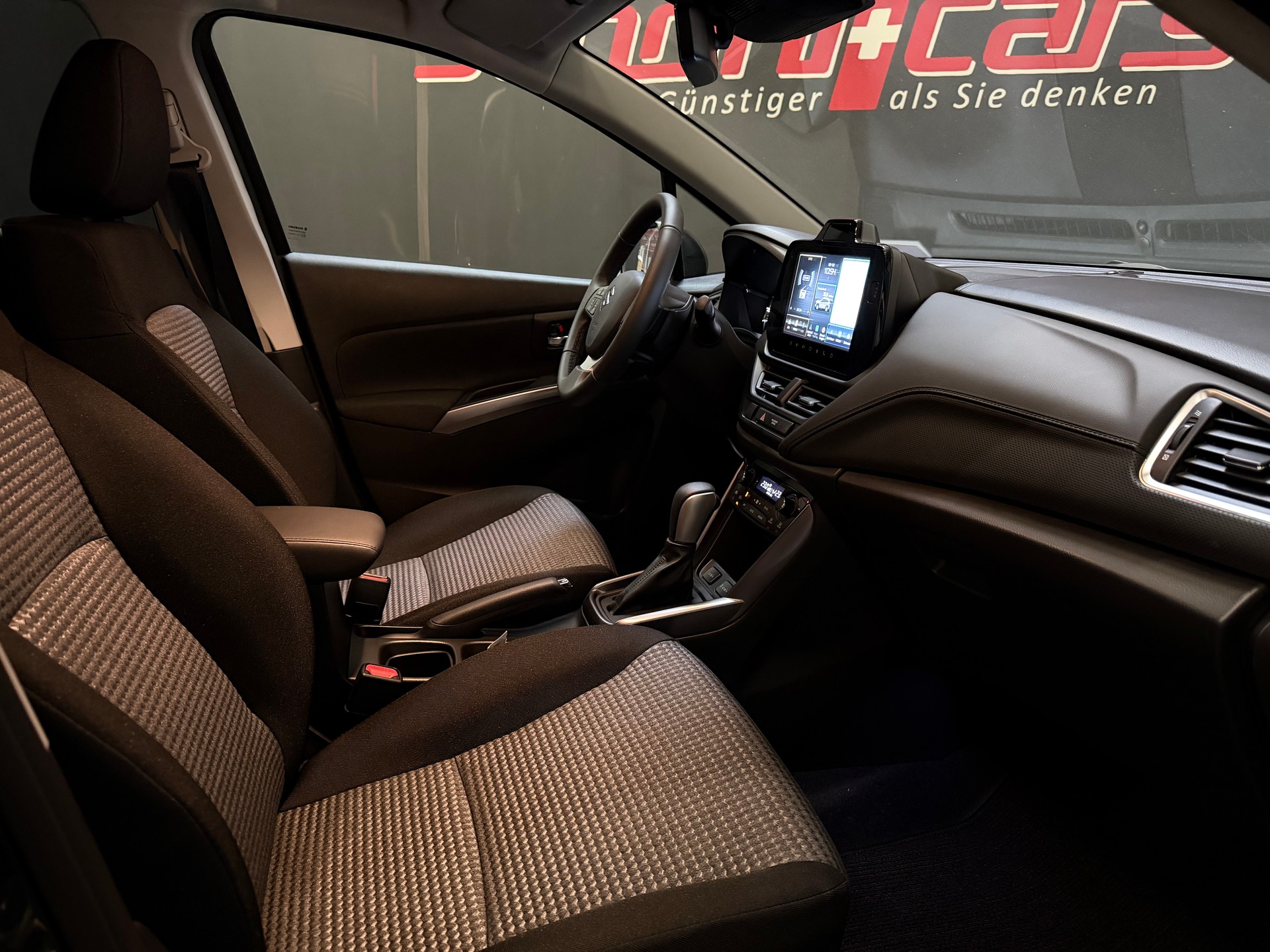 SUZUKI S-Cross 1.4 16V Compact+ MHD Automatic-image-18