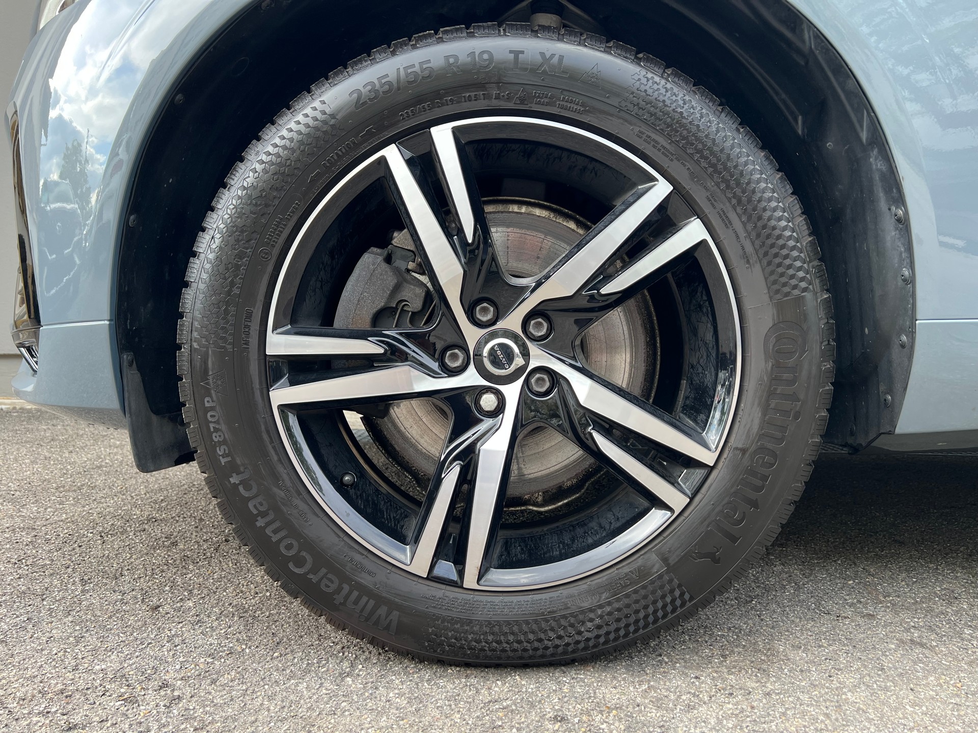 VOLVO XC60 2.0 B5 MH R-Design AWD-image-5