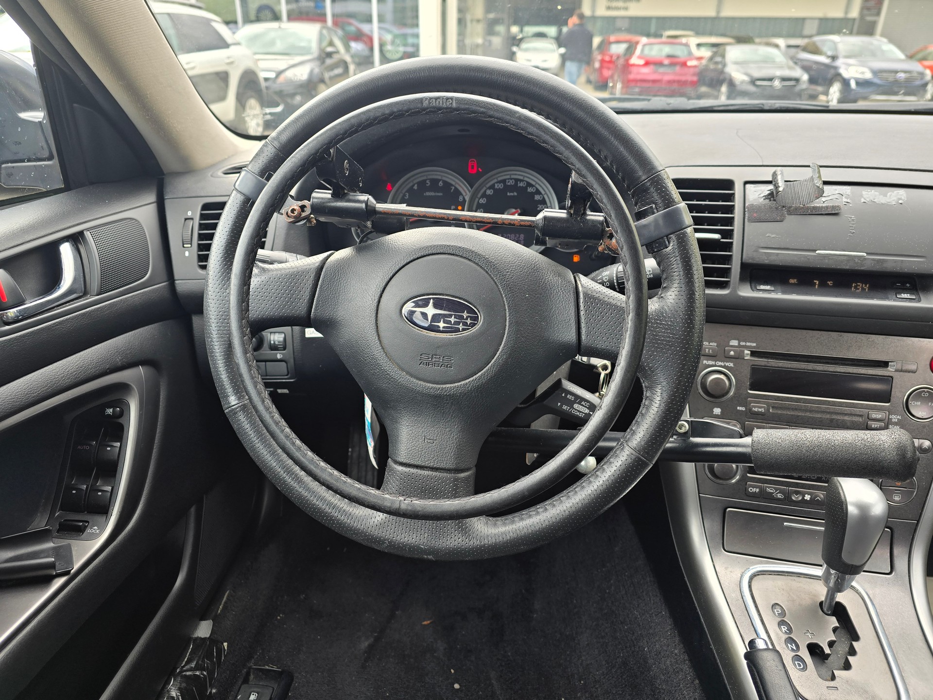 SUBARU Legacy 2.0R AWD Swiss-image-14