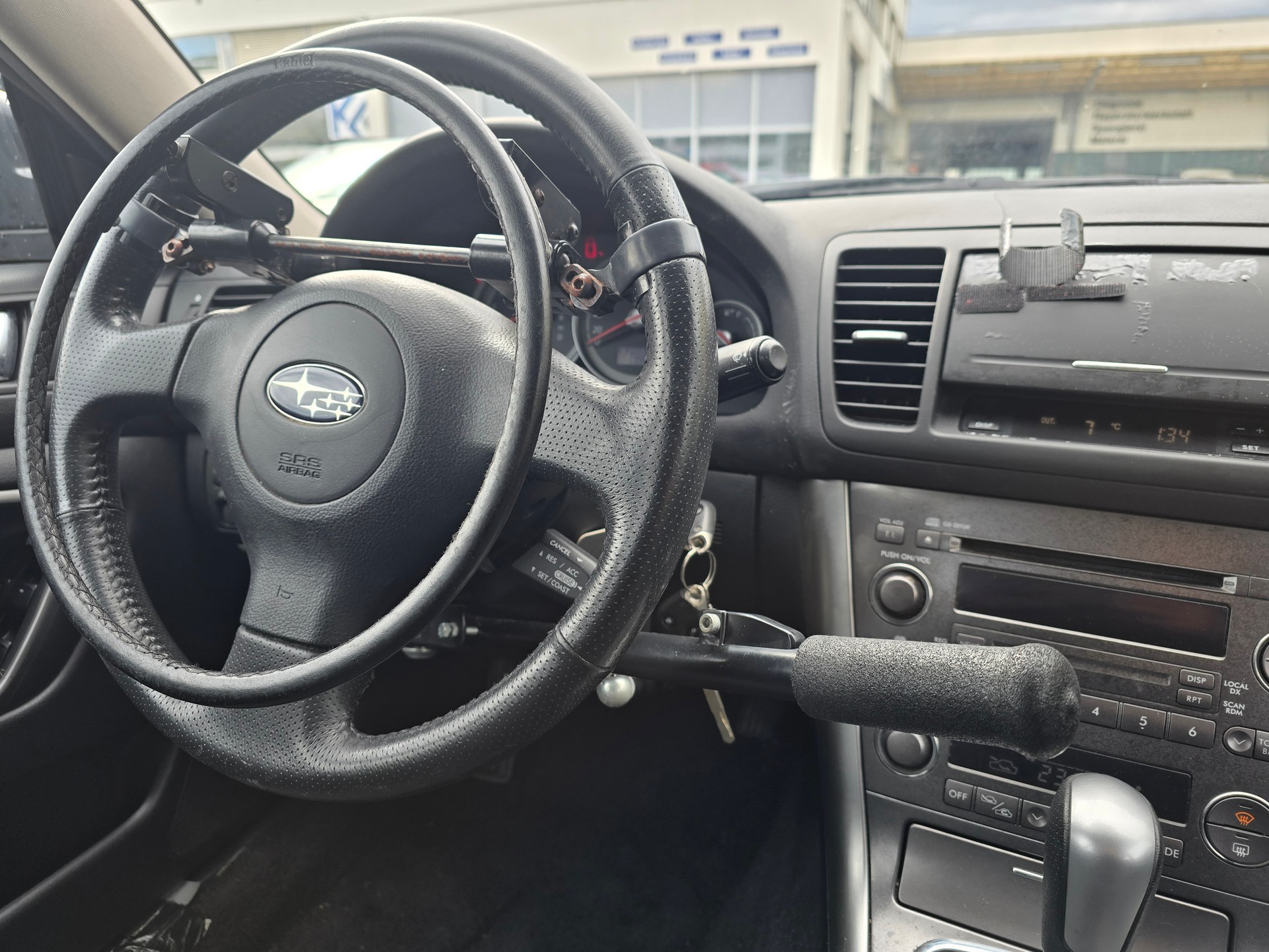 SUBARU Legacy 2.0R AWD Swiss-image-16