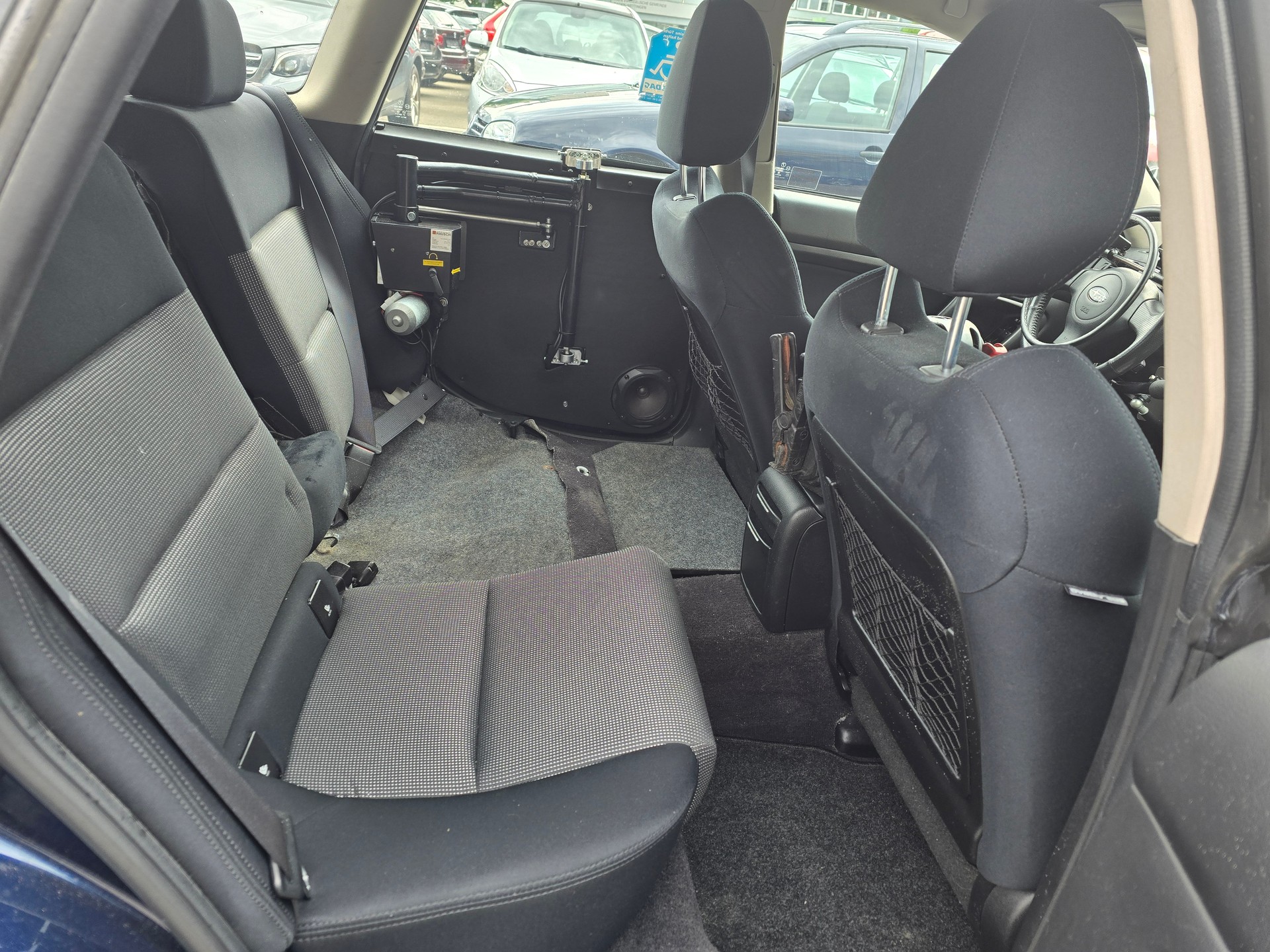 SUBARU Legacy 2.0R AWD Swiss-image-23