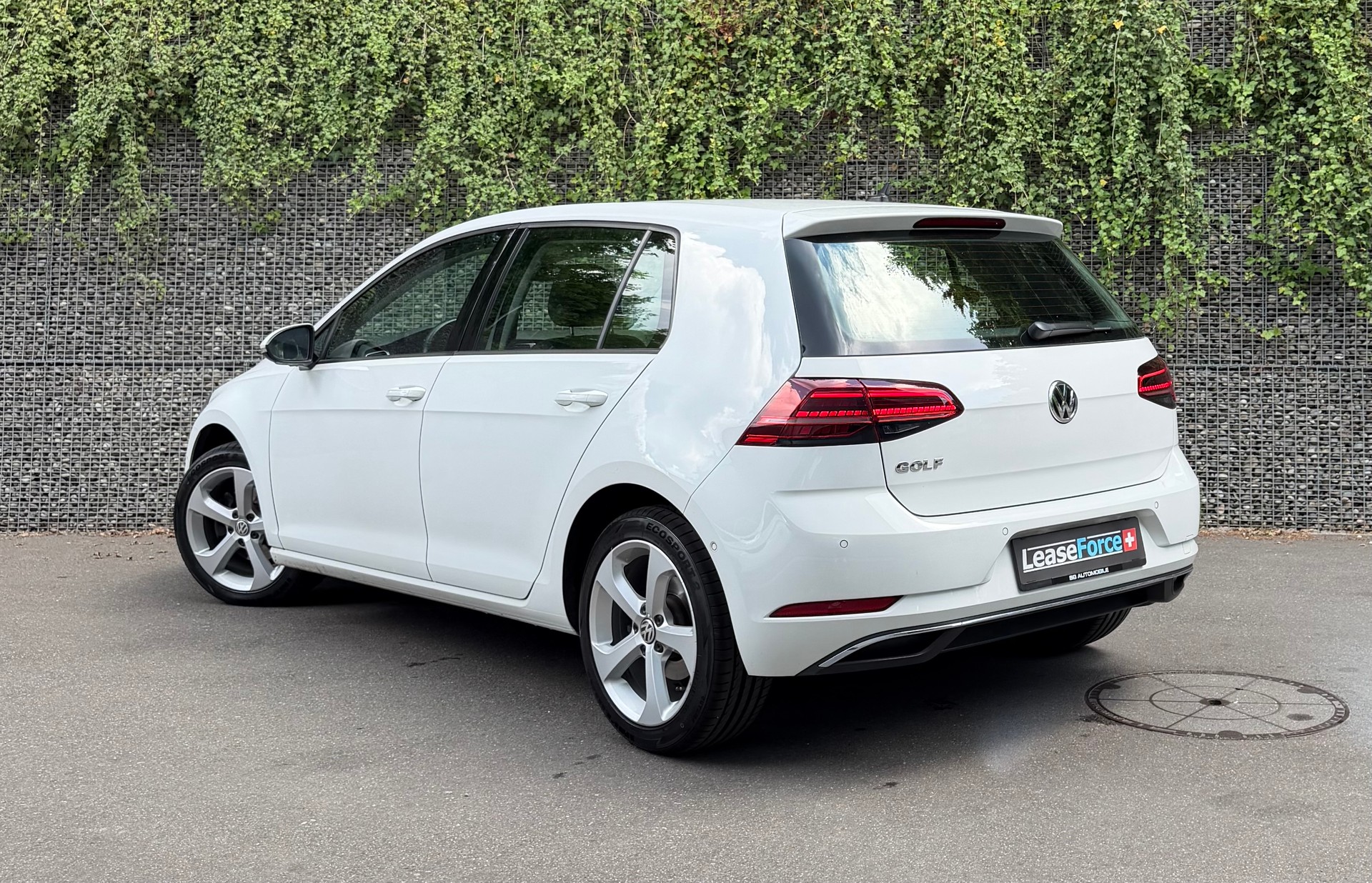 VW Golf 1.5 TSI EVO Highline DSG Leasing ab 245.- 1 Jahr Garantie 3 Jahre Gratisservice-image-2