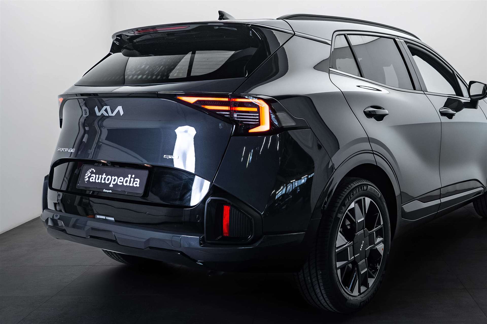 KIA Sportage 1.6T-GDi HEV NEW GT-Line 239PS 4x4 Automat-showroom-element-3