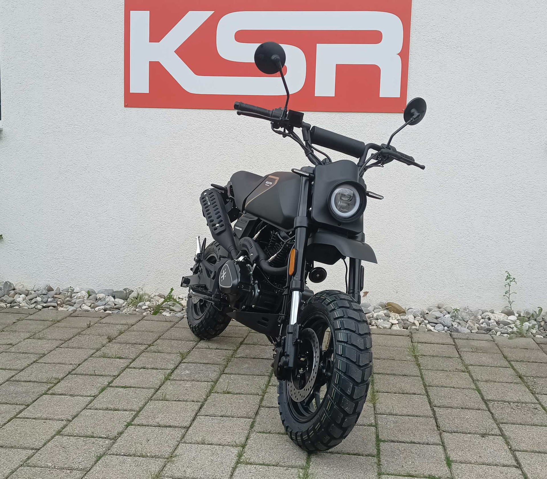 BRIXTON Crossfire 125 XS-image-2