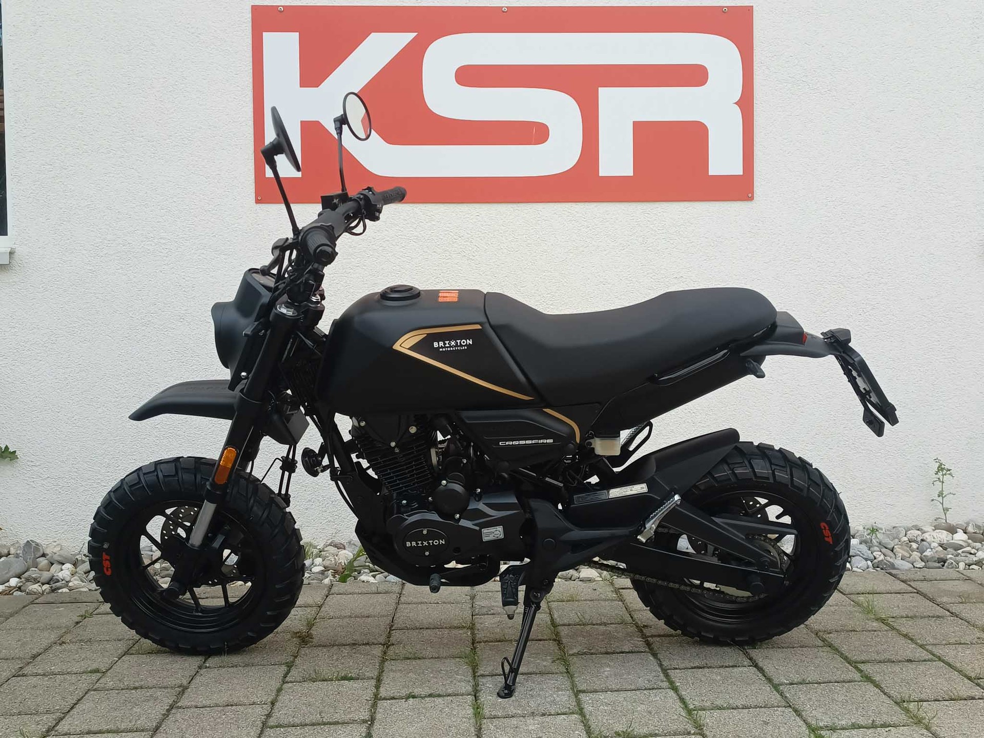 BRIXTON Crossfire 125 XS-image-1