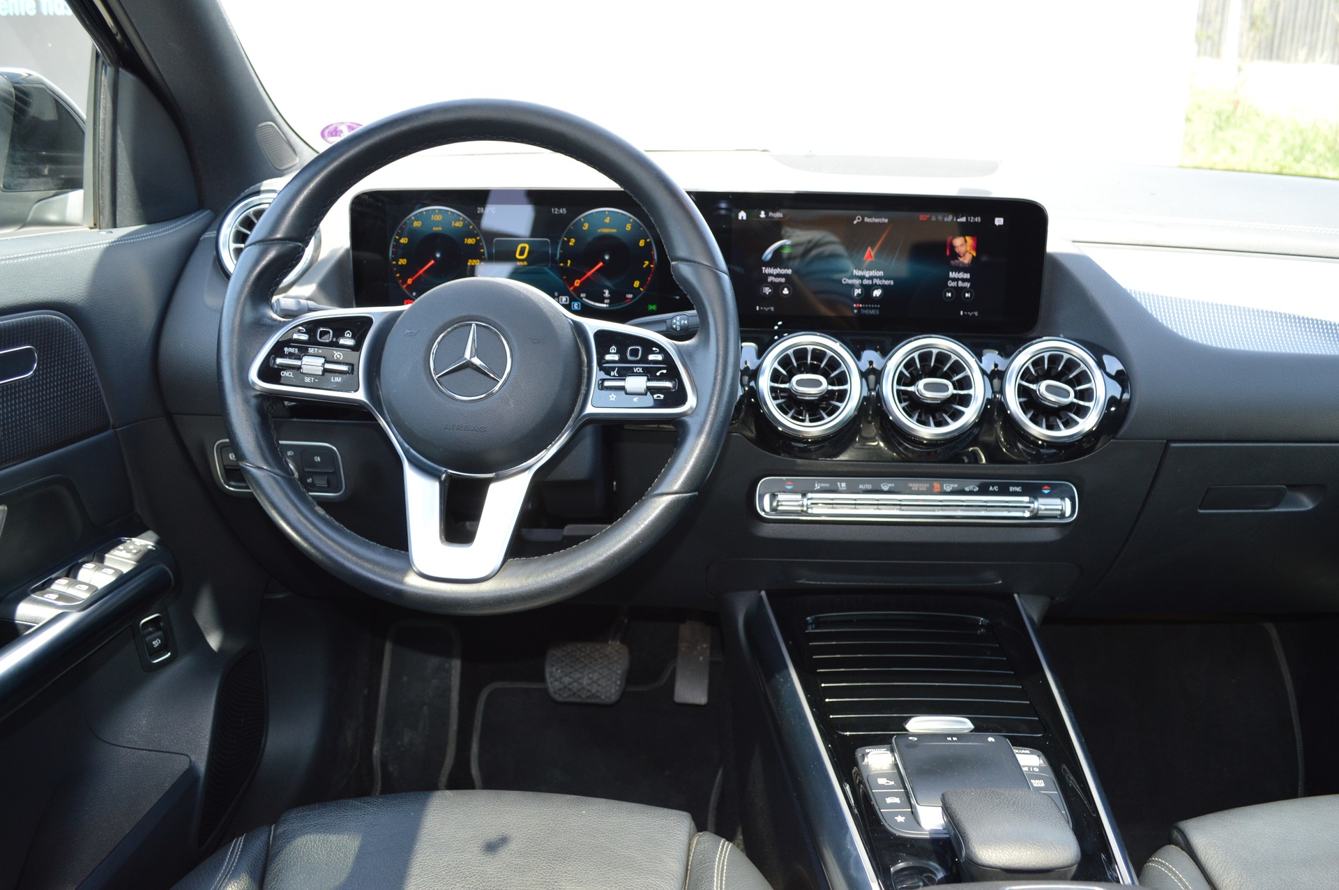 MERCEDES-BENZ GLA 250 4Matic Progressive 8G-DCT-image-10