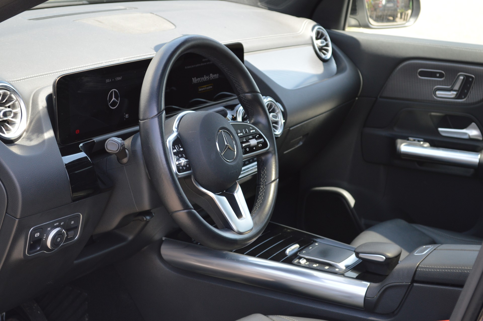 MERCEDES-BENZ GLA 250 4Matic Progressive 8G-DCT-image-8