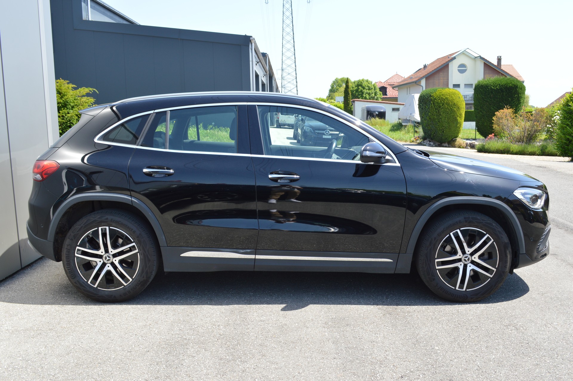 MERCEDES-BENZ GLA 250 4Matic Progressive 8G-DCT-showroom-element-3
