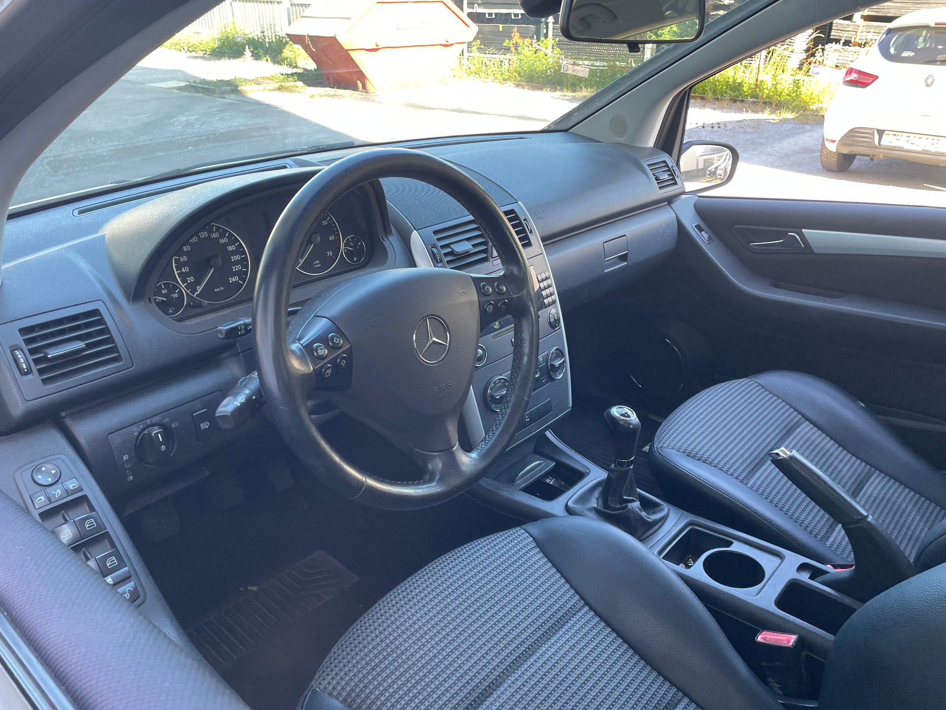 MERCEDES-BENZ A 150 Classic-image-5
