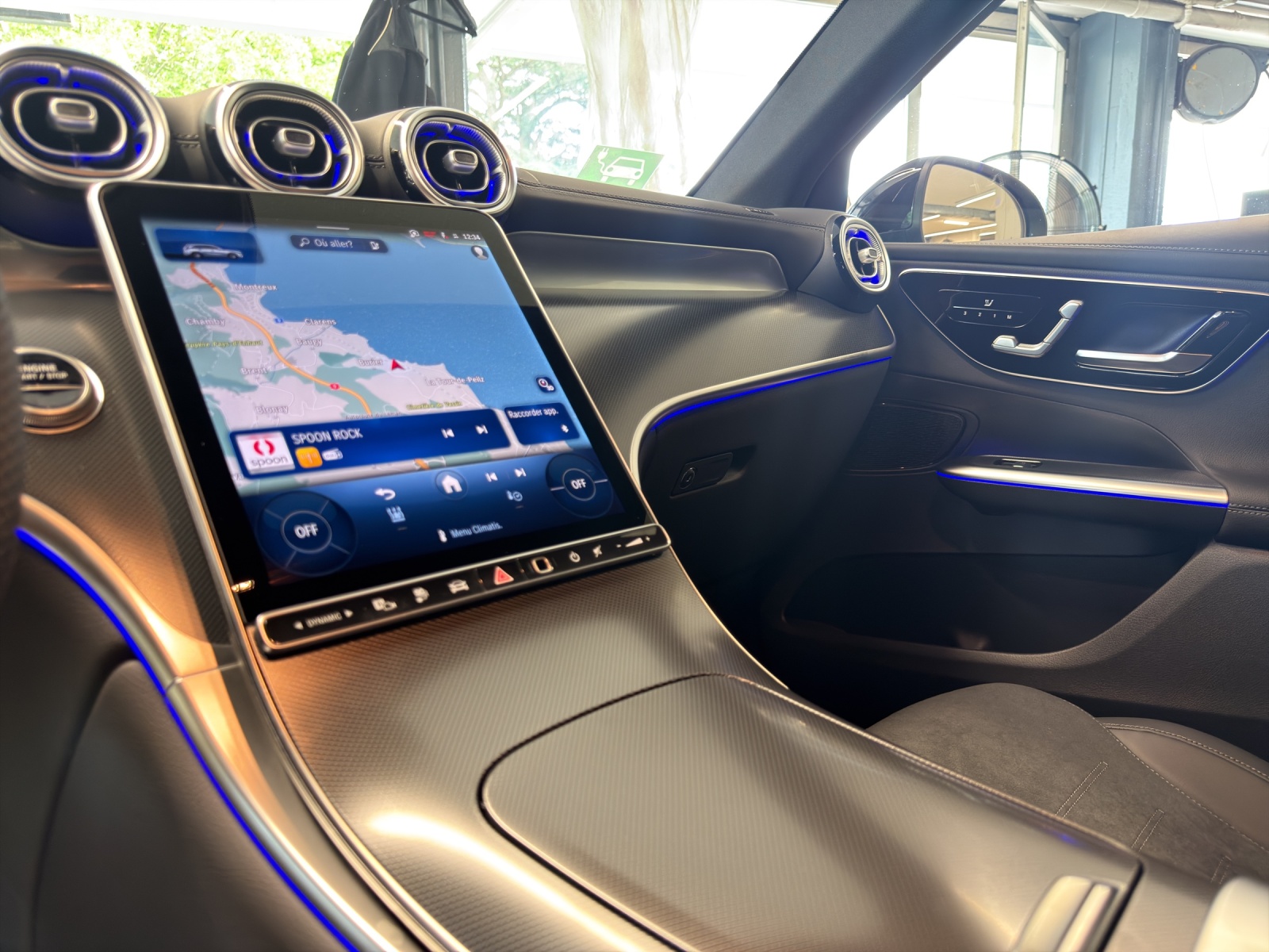 MERCEDES-BENZ GLC 300 de 4Matic EQ Star 9G-Tronic-image-12