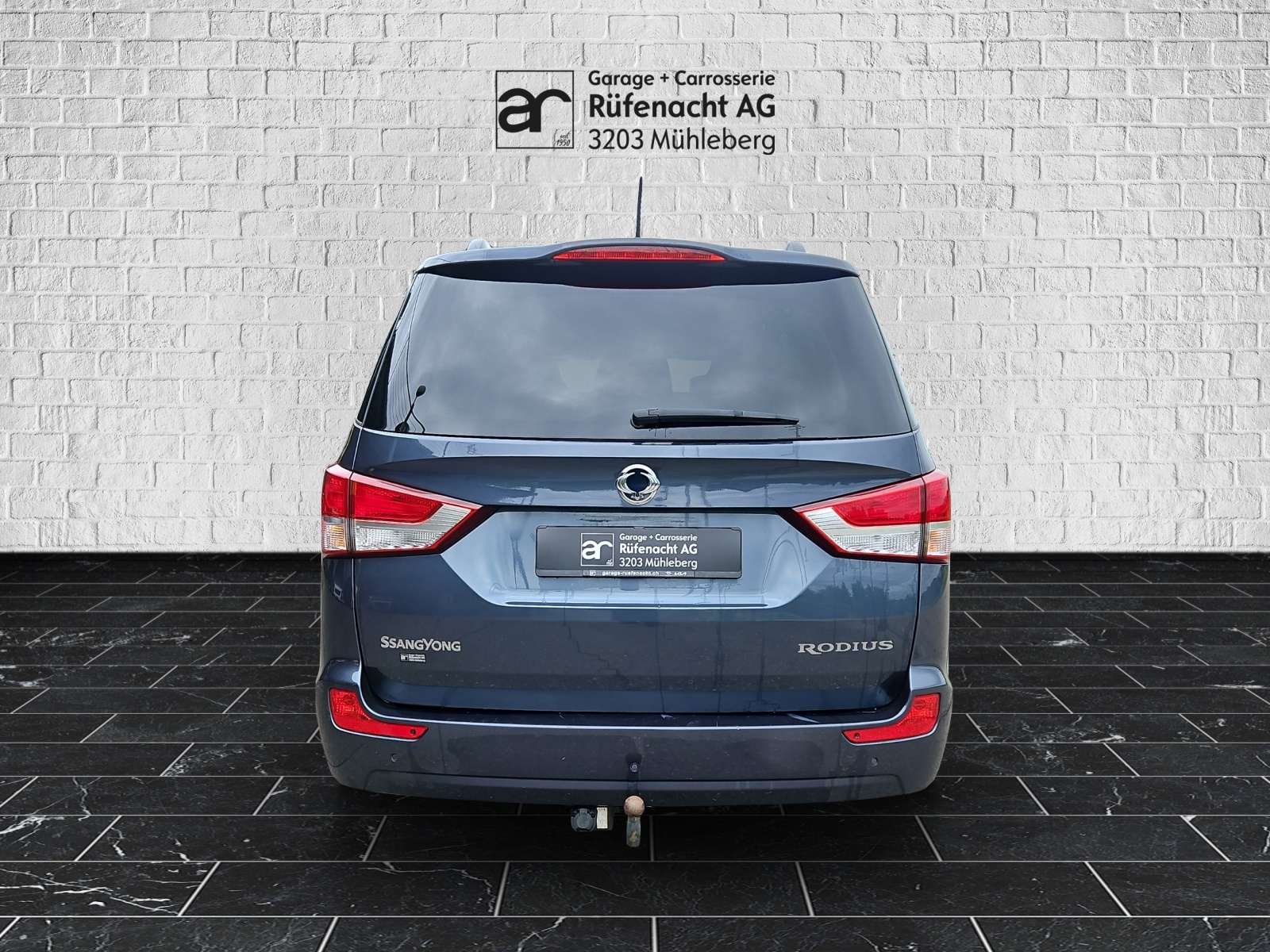 KGM-SsangYong Rodius SV 220 e-XDi 4WD Turismo-showroom-element-3