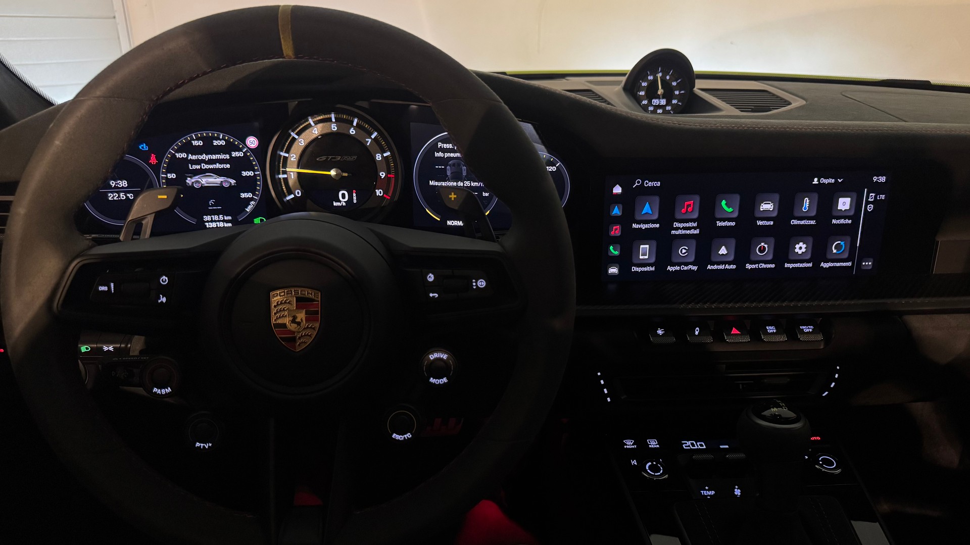 PORSCHE 911 GT3 RS-image-18