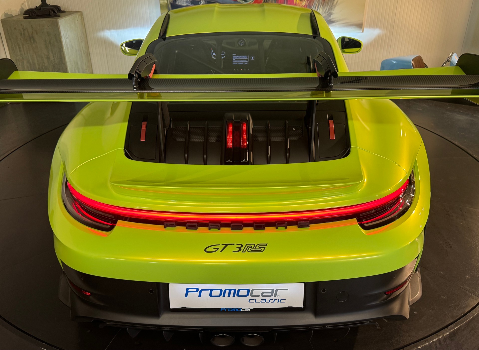 PORSCHE 911 GT3 RS-image-9