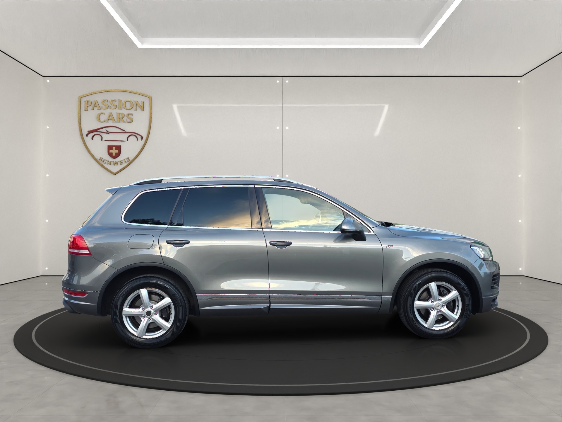 VW Touareg 3.0 TDI BMT R-Line Tiptronic-image-5