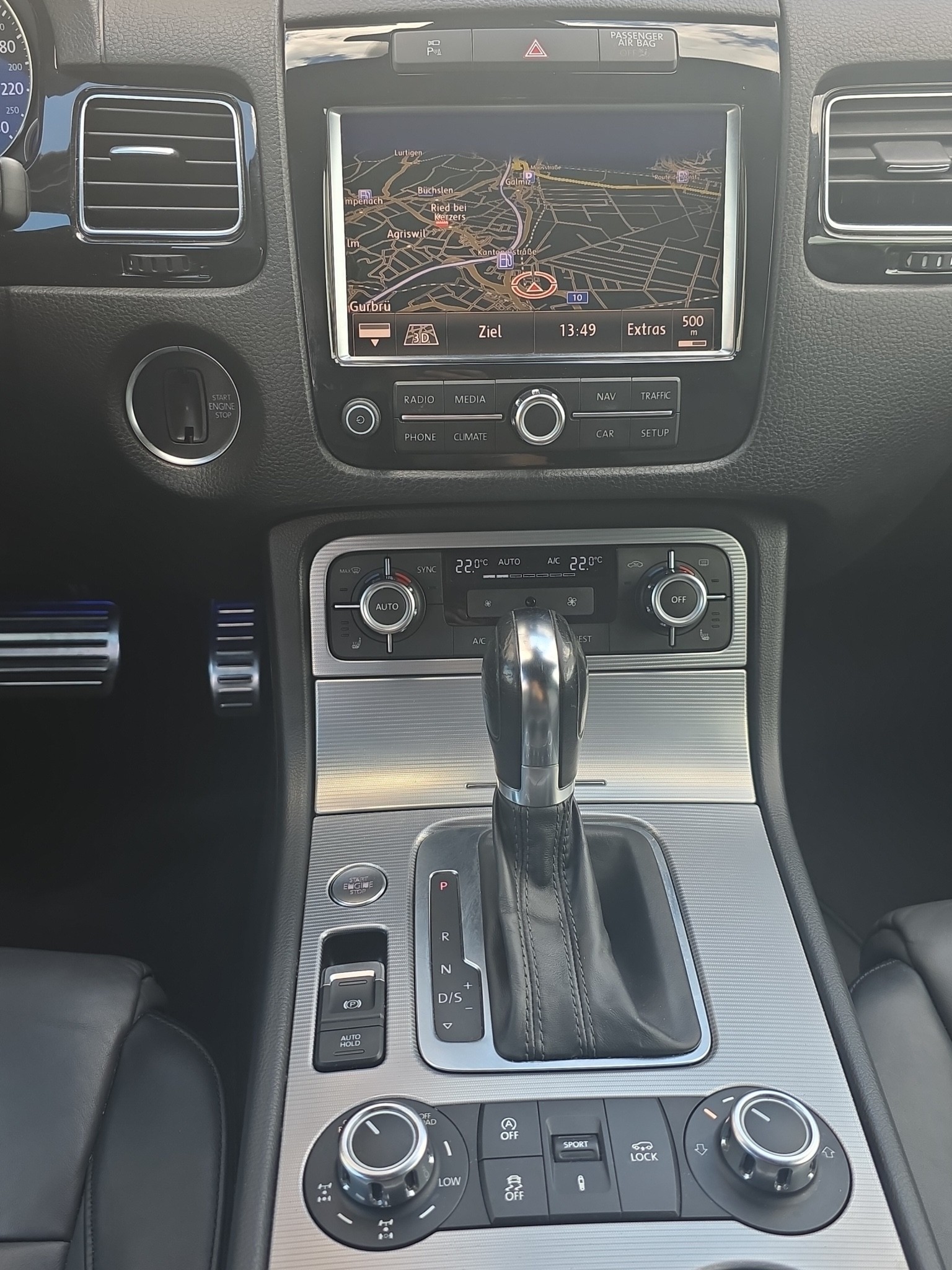 VW Touareg 3.0 TDI BMT R-Line Tiptronic-image-11