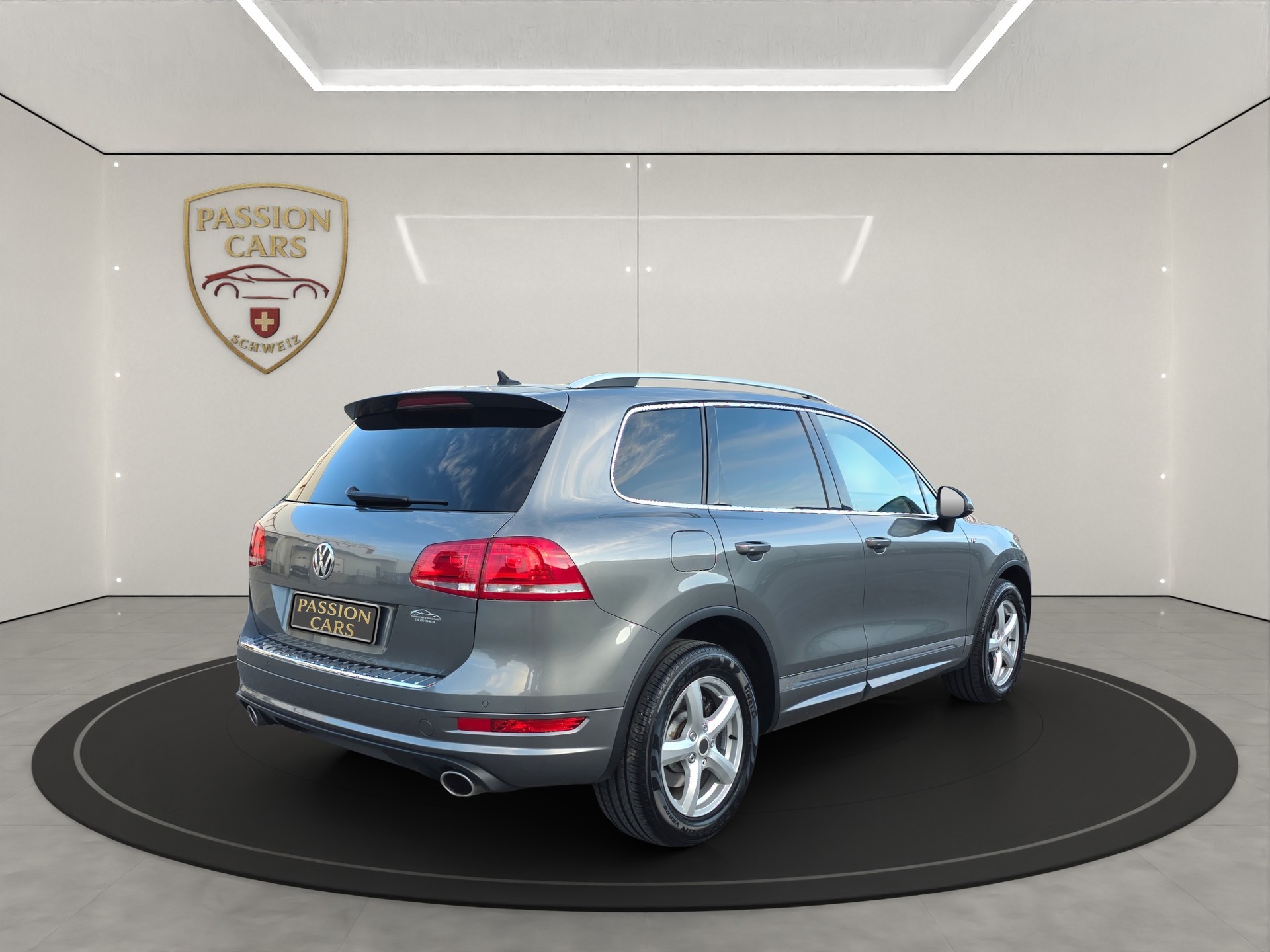 VW Touareg 3.0 TDI BMT R-Line Tiptronic-image-4