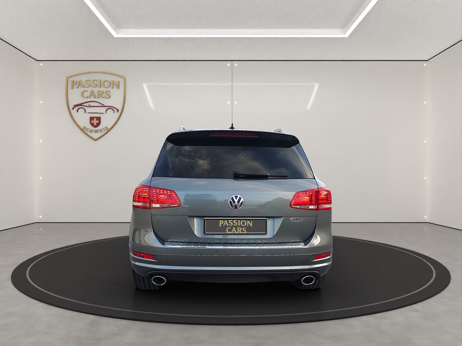 VW Touareg 3.0 TDI BMT R-Line Tiptronic-showroom-element-3