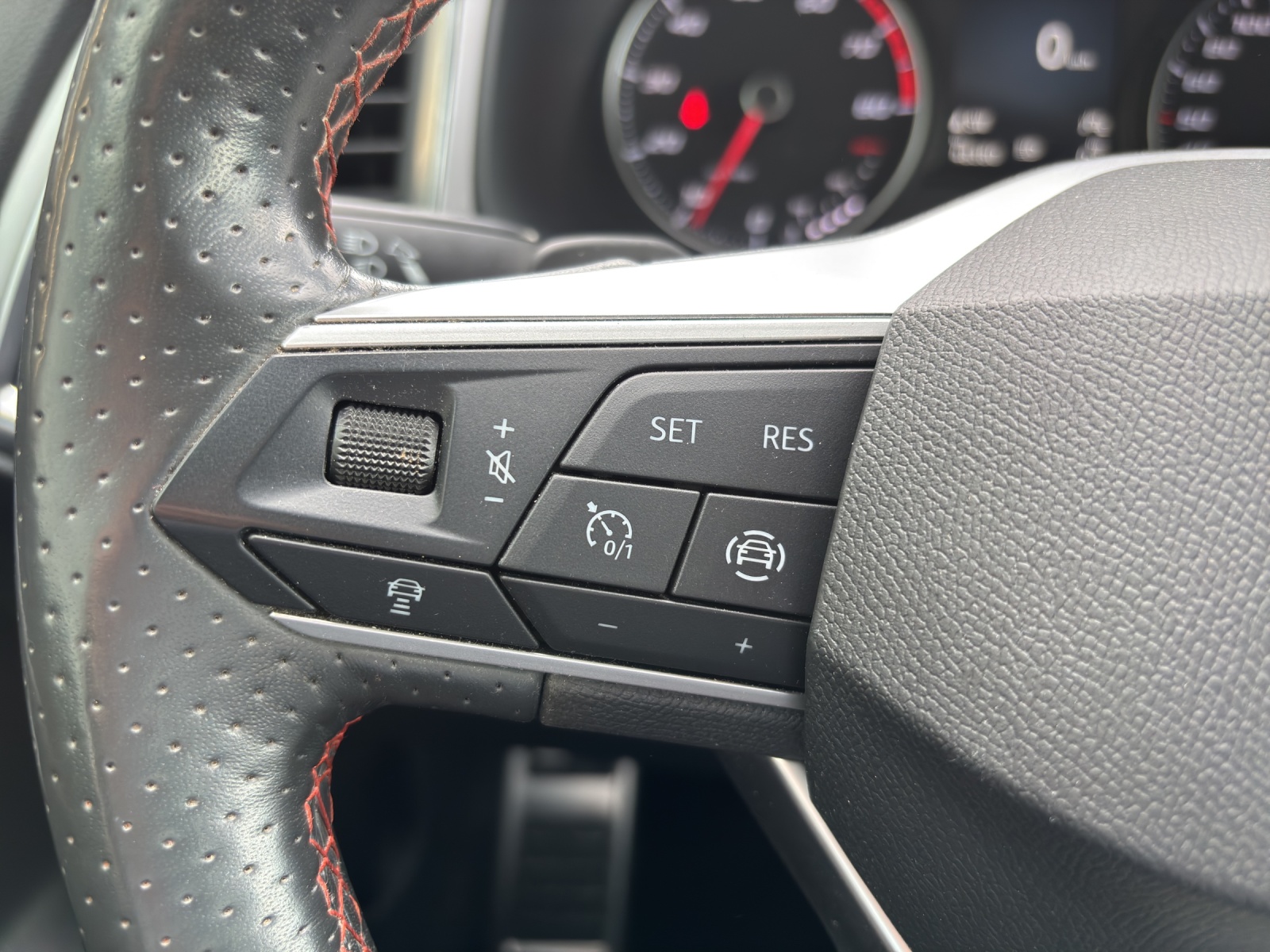 SEAT Ateca 2.0 TSI FR 4Drive DSG mit AHK & Standheizung-image-14