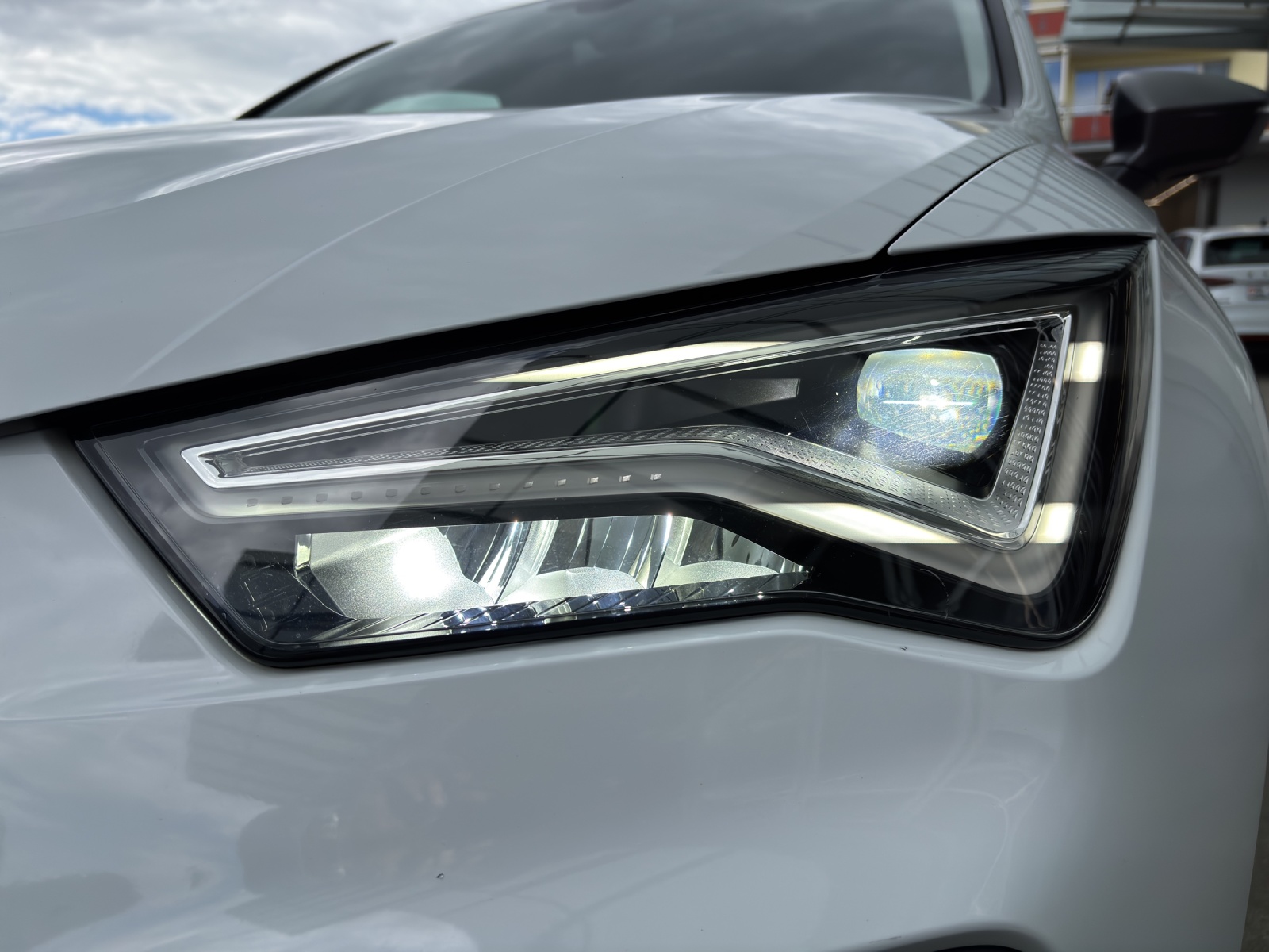 SEAT Ateca 2.0 TSI FR 4Drive DSG mit AHK & Standheizung-image-11