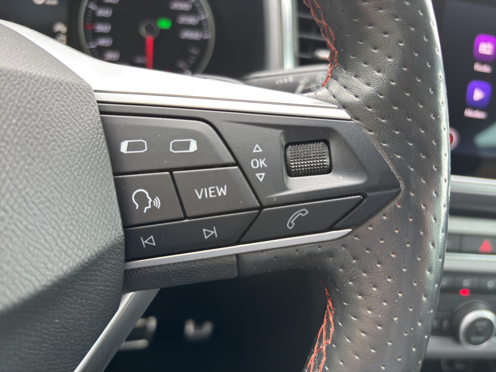 SEAT Ateca 2.0 TSI FR 4Drive DSG mit AHK & Standheizung-image-15