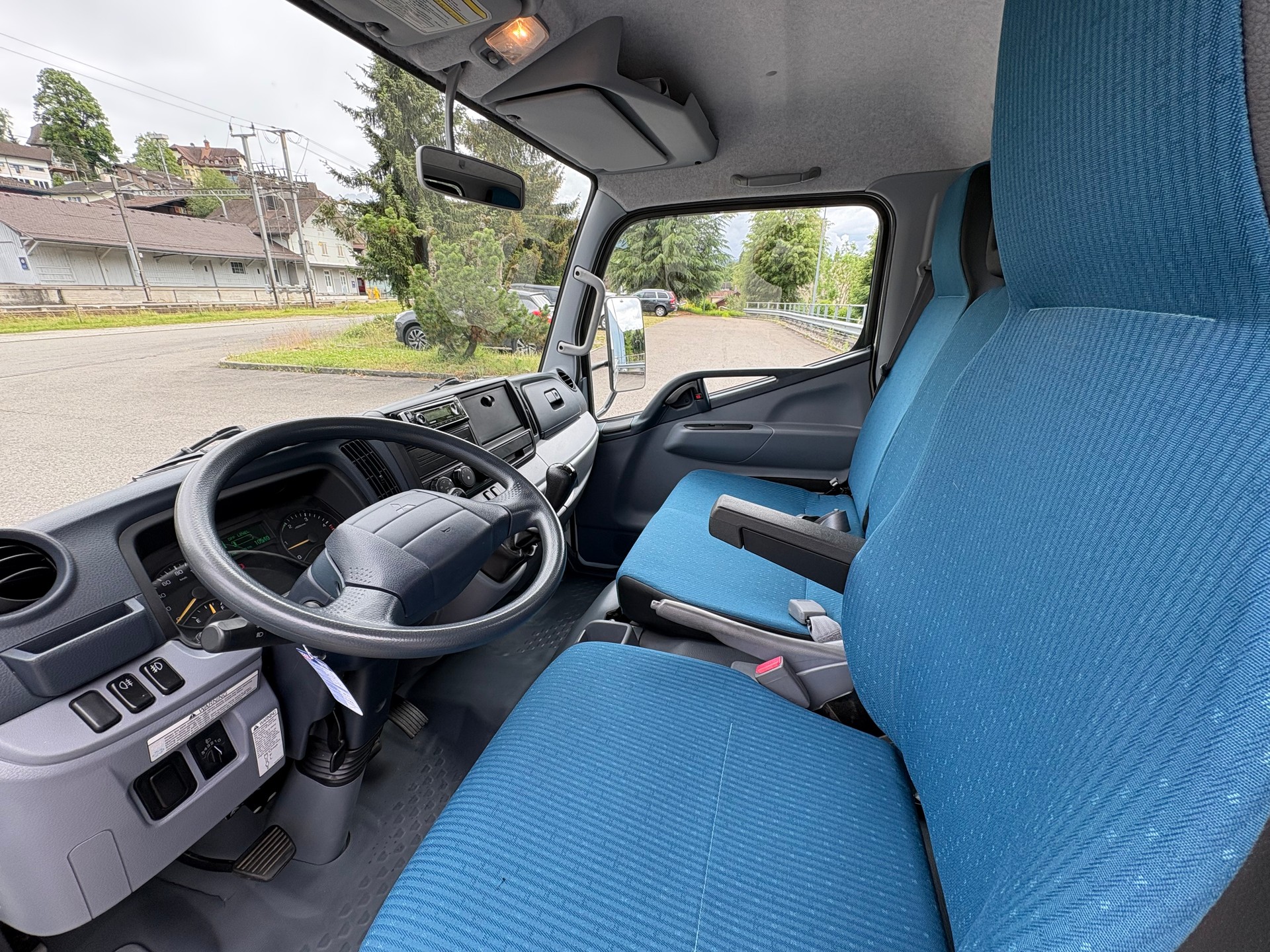 MITSUBISHI FUSO Canter 3C13-image-13