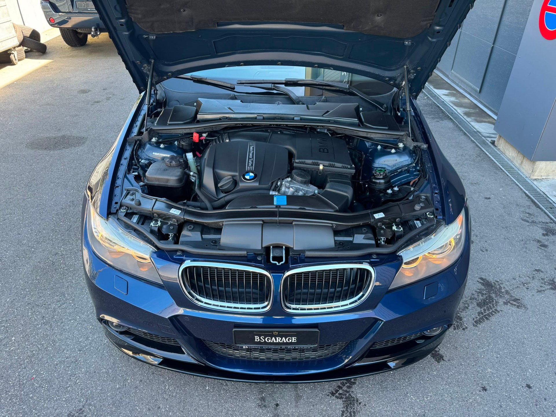 BMW 335i x-Drive Steptronic 1. Hand mir nur 86900KM-image-4