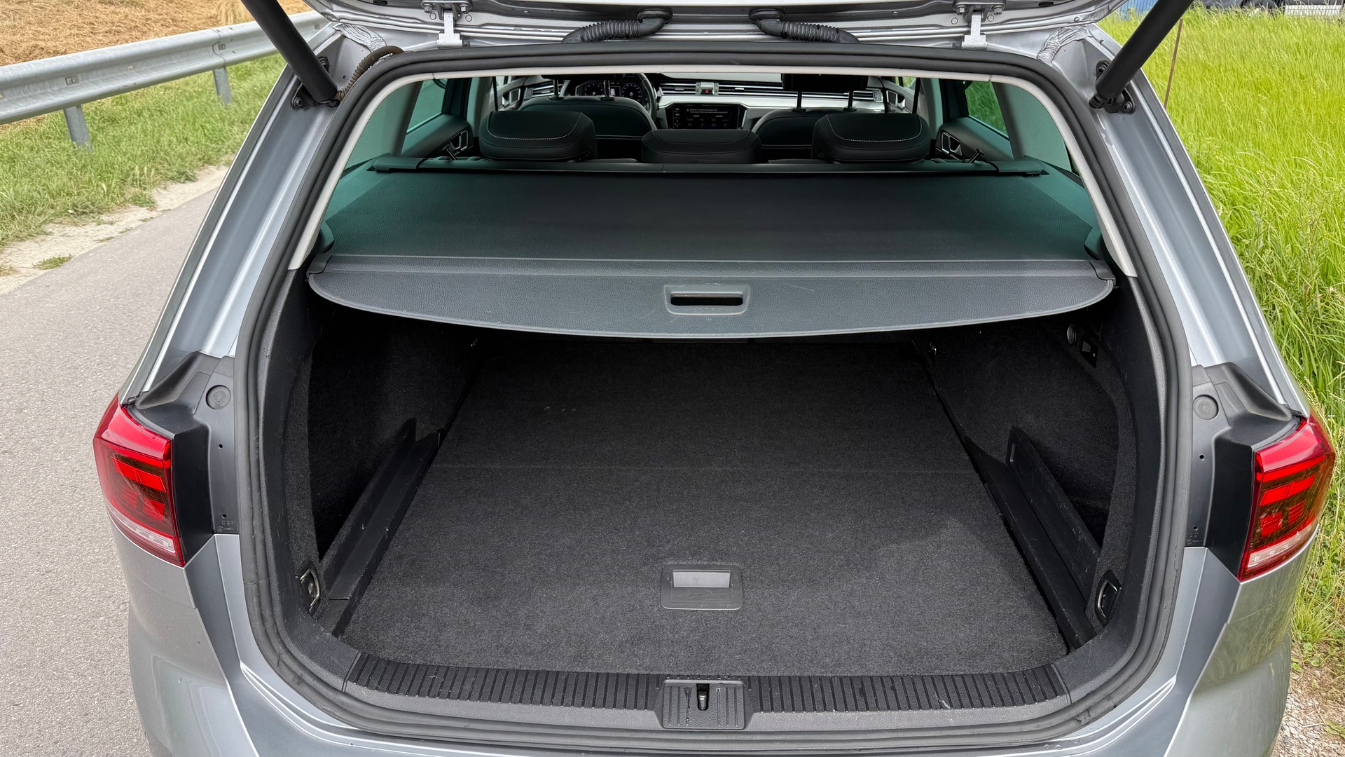 VW Passat Alltrack 2.0 TSI 4Motion DSG-image-10
