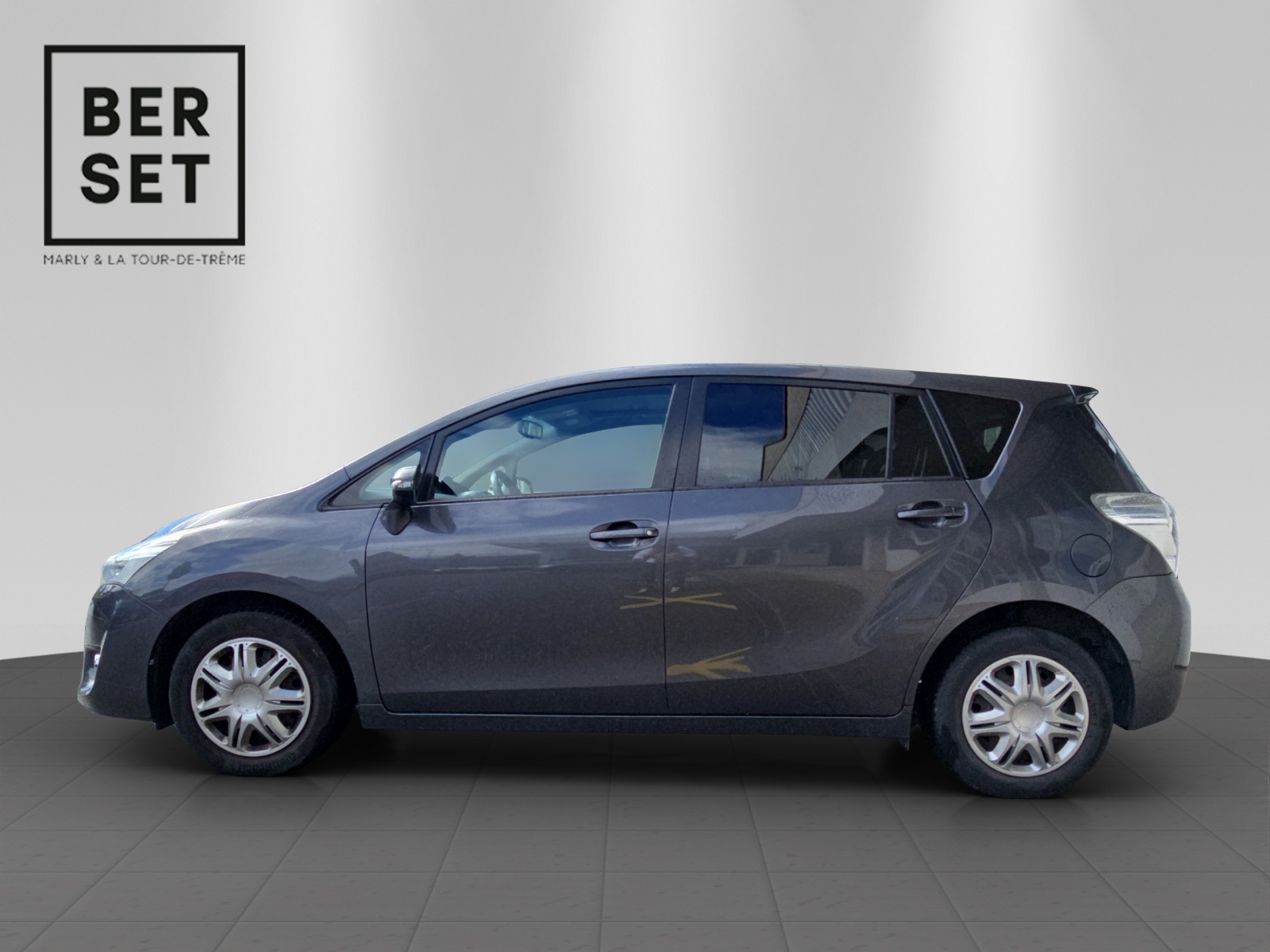 TOYOTA Verso 1.8 VVT-i Limited Edition 7P-showroom-element-1
