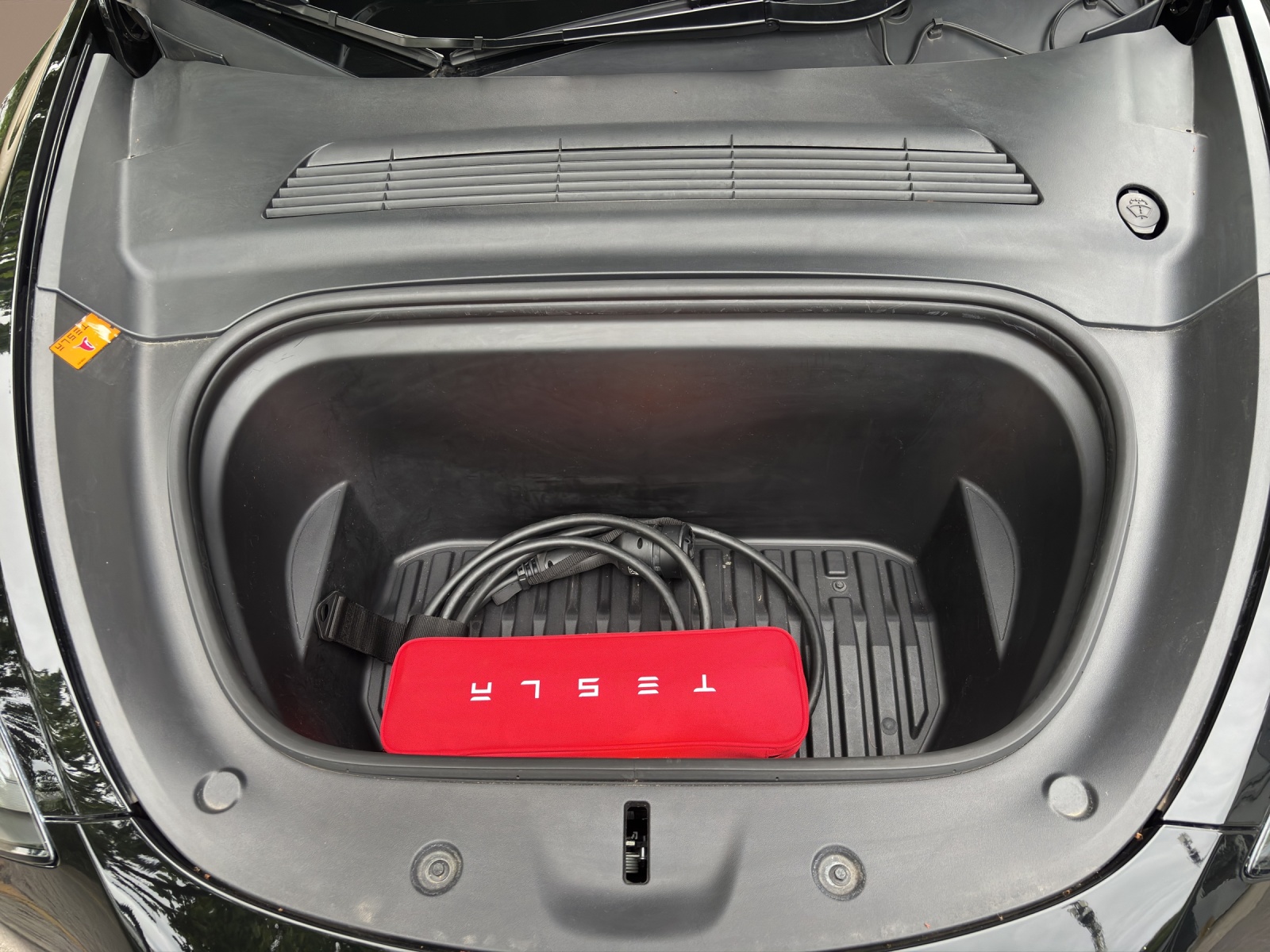 TESLA Model Y Long Range-image-12