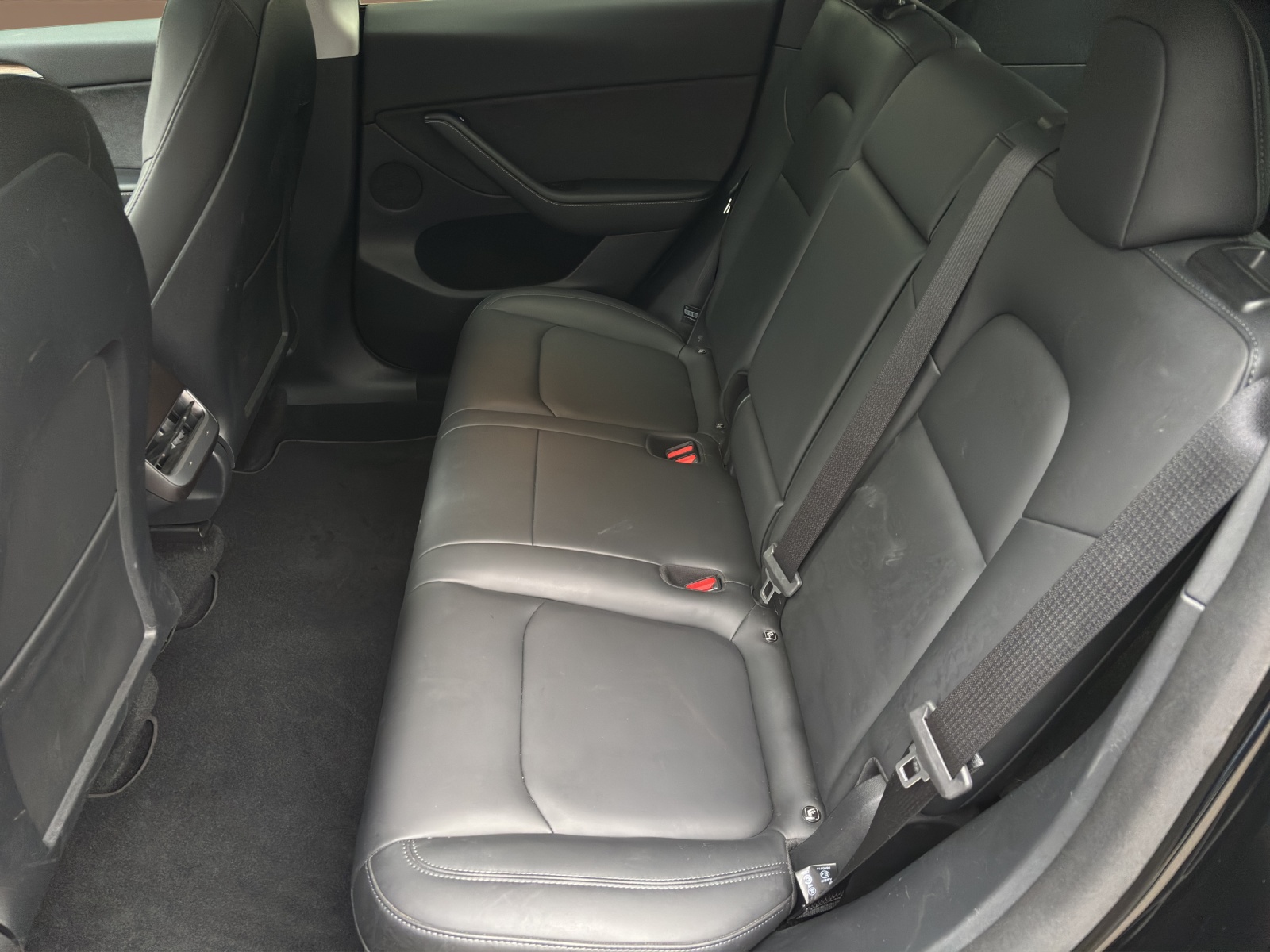 TESLA Model Y Long Range-image-9