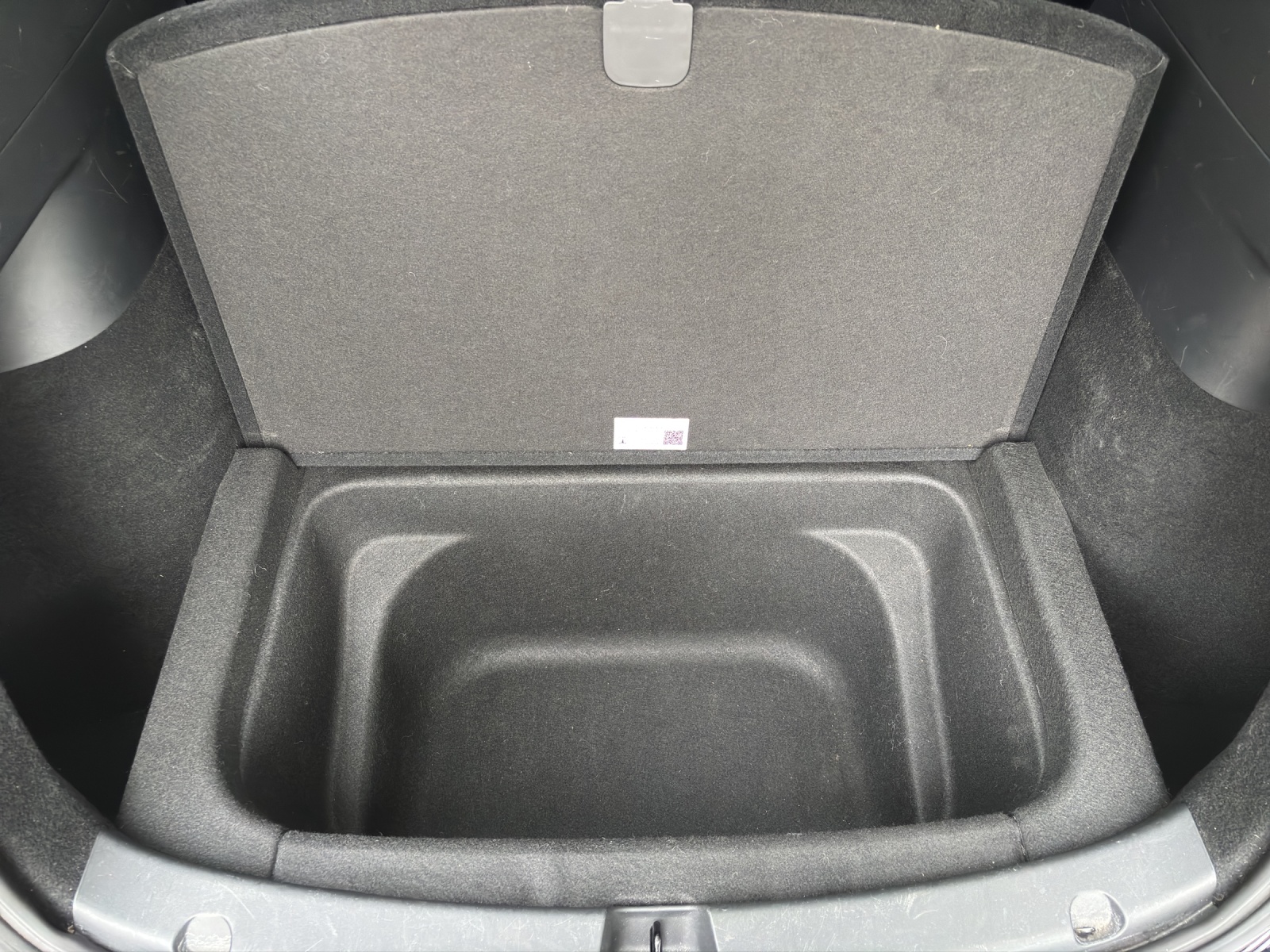 TESLA Model Y Long Range-image-11