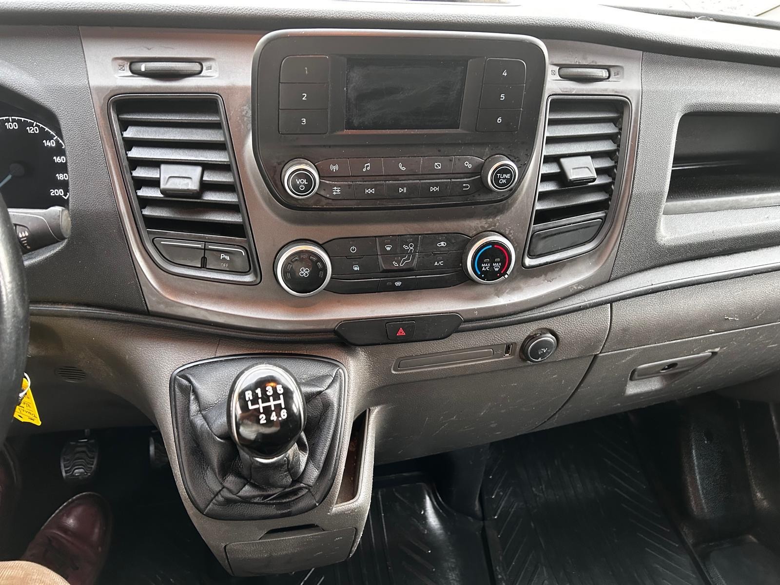 FORD TRANSIT CUSTOM-image-12