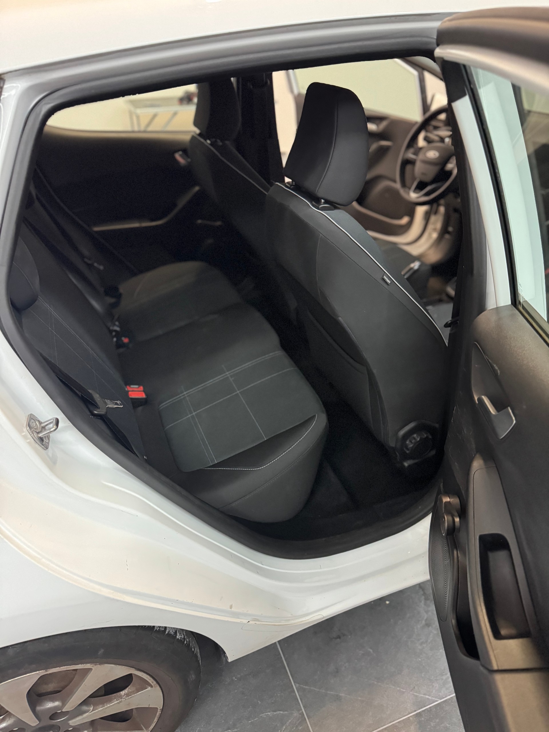 FORD Fiesta 1.0 SCTi Trend-image-5