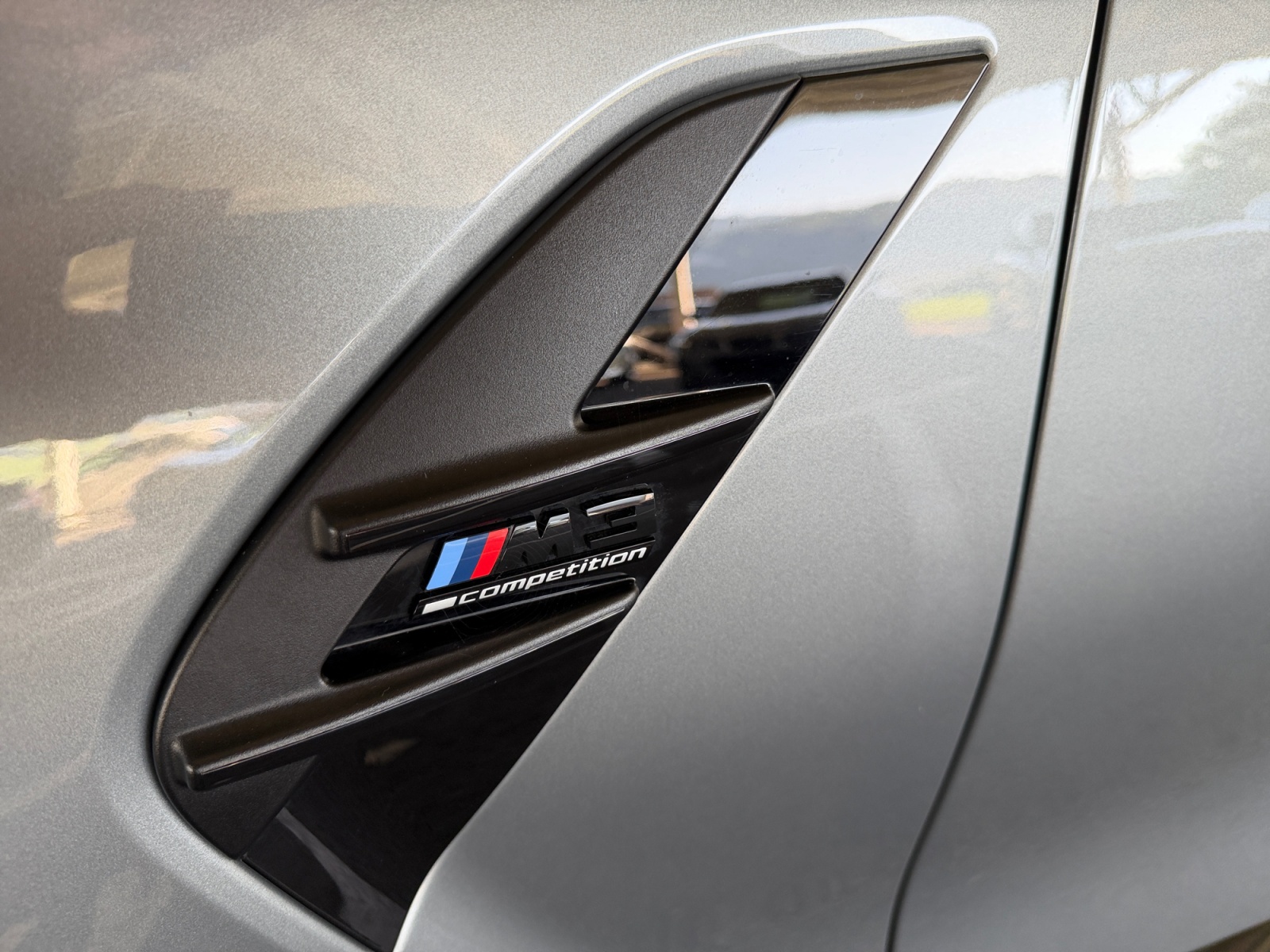 BMW M3 Competition xDrive Touring-image-14