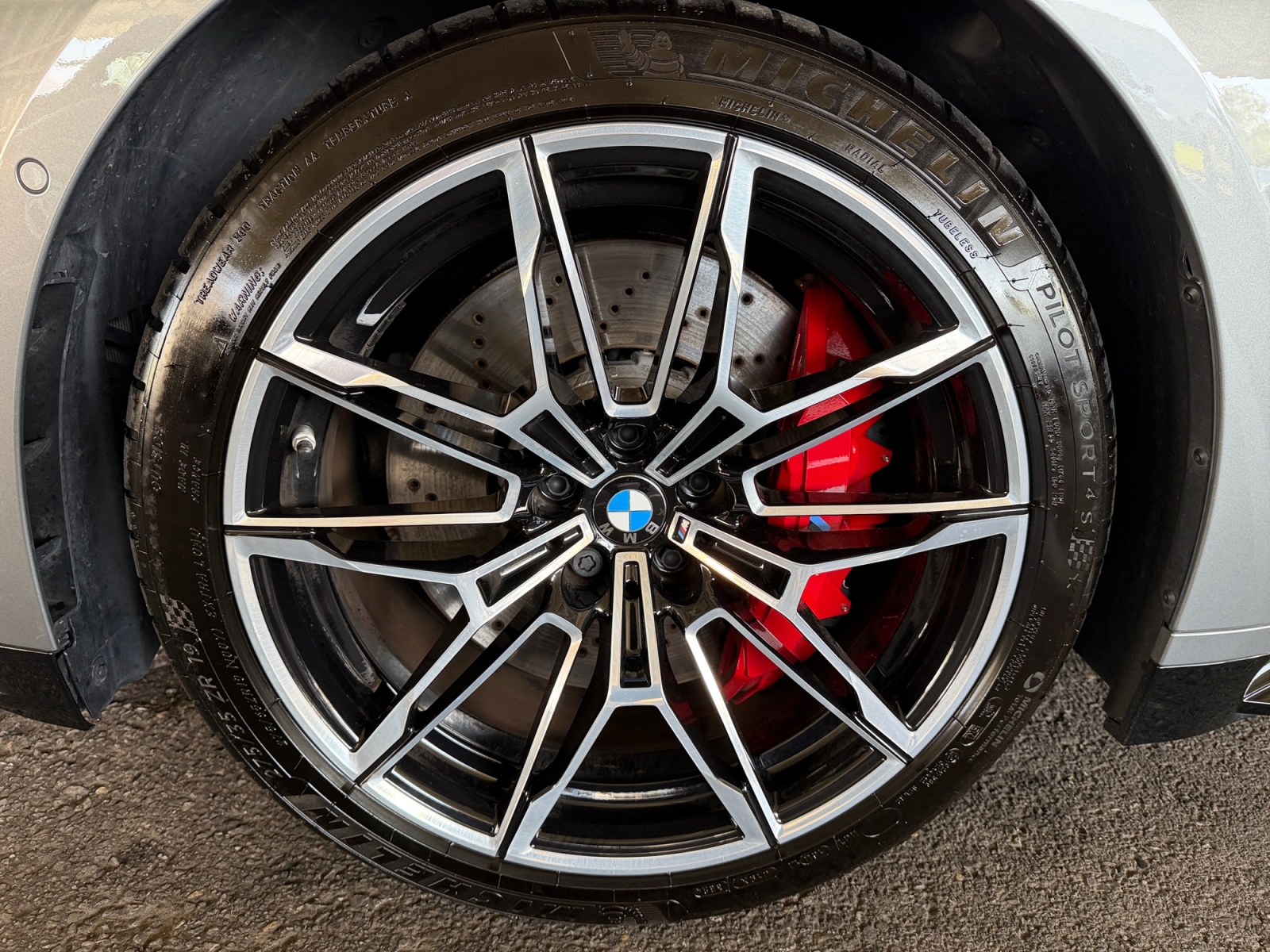 BMW M3 Competition xDrive Touring-image-13