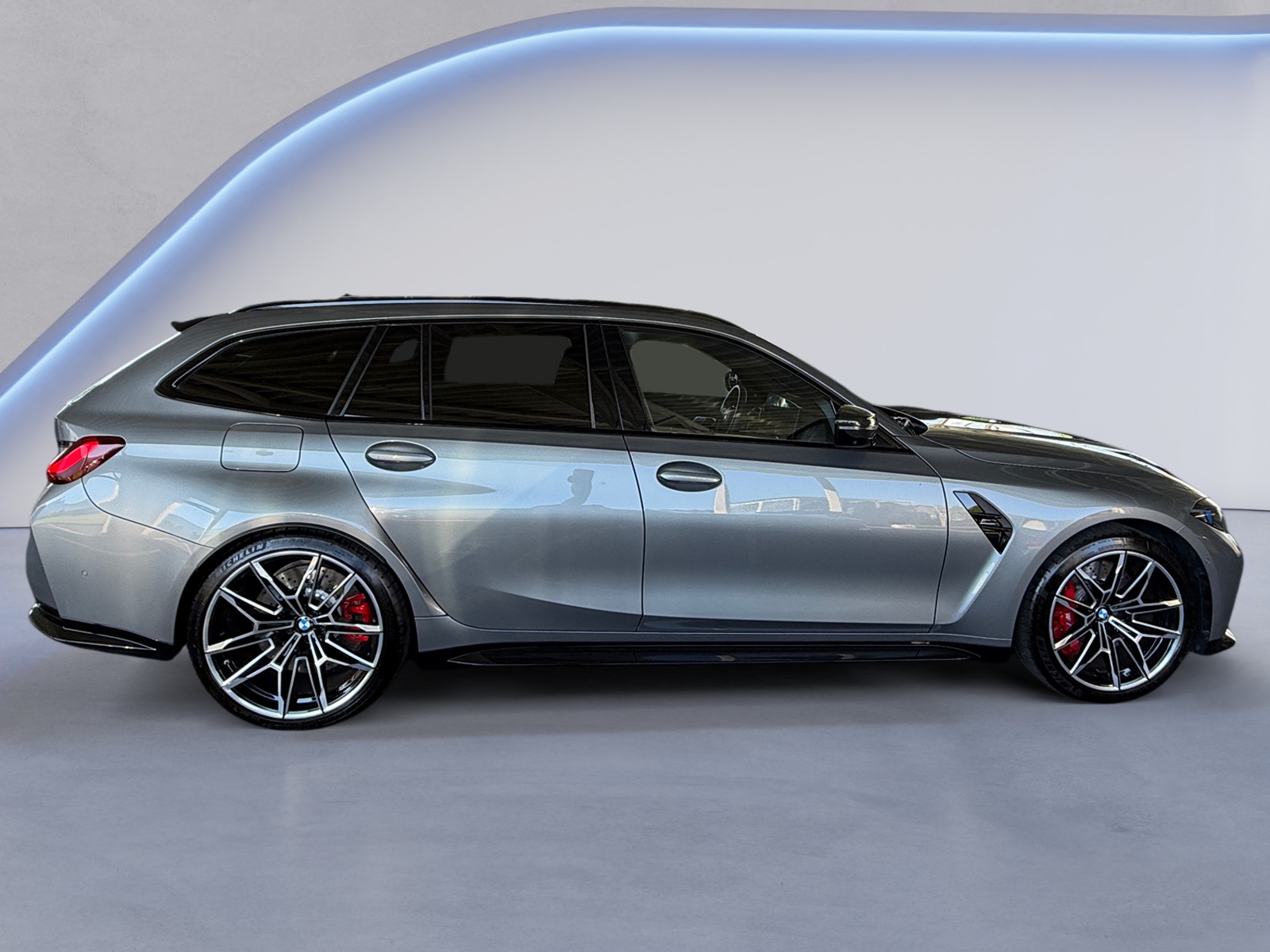 BMW M3 Competition xDrive Touring-image-5