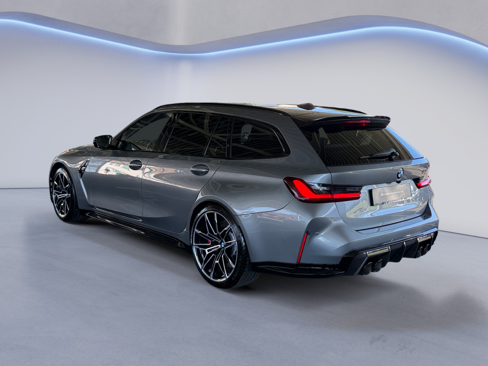 BMW M3 Competition xDrive Touring-showroom-element-2