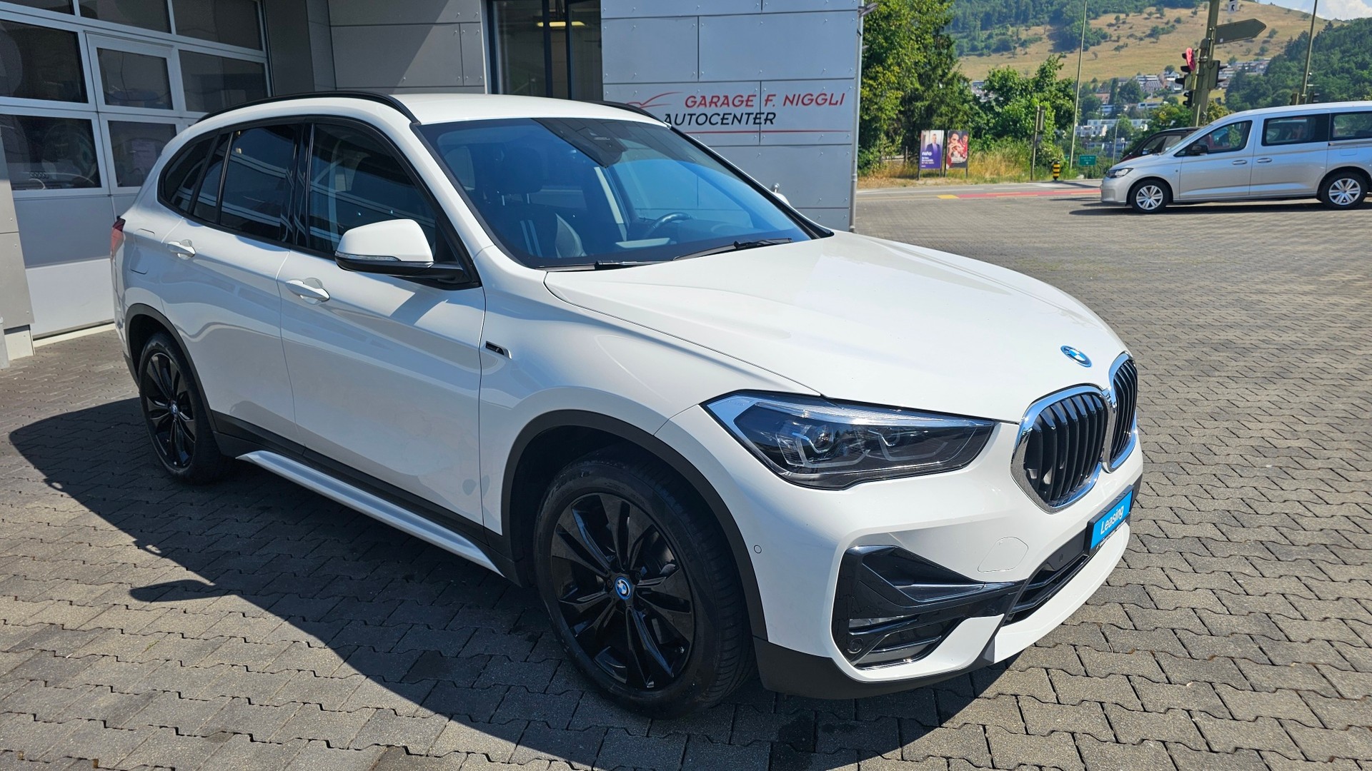 BMW X1 xDrive 25e Sport Line Steptronic-showroom-element-1