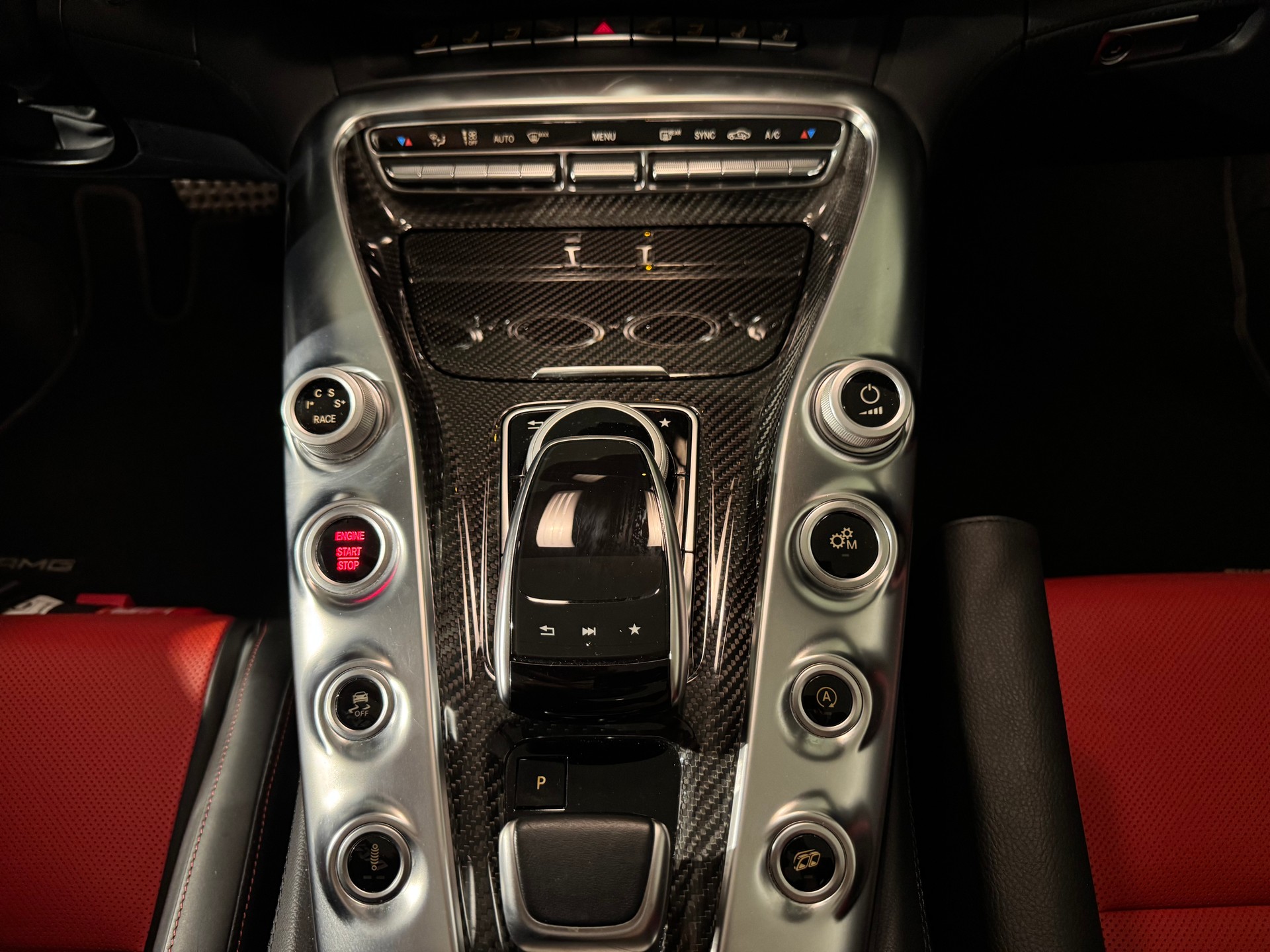 MERCEDES-BENZ AMG GT C Roadster Speedshift DCT-image-22