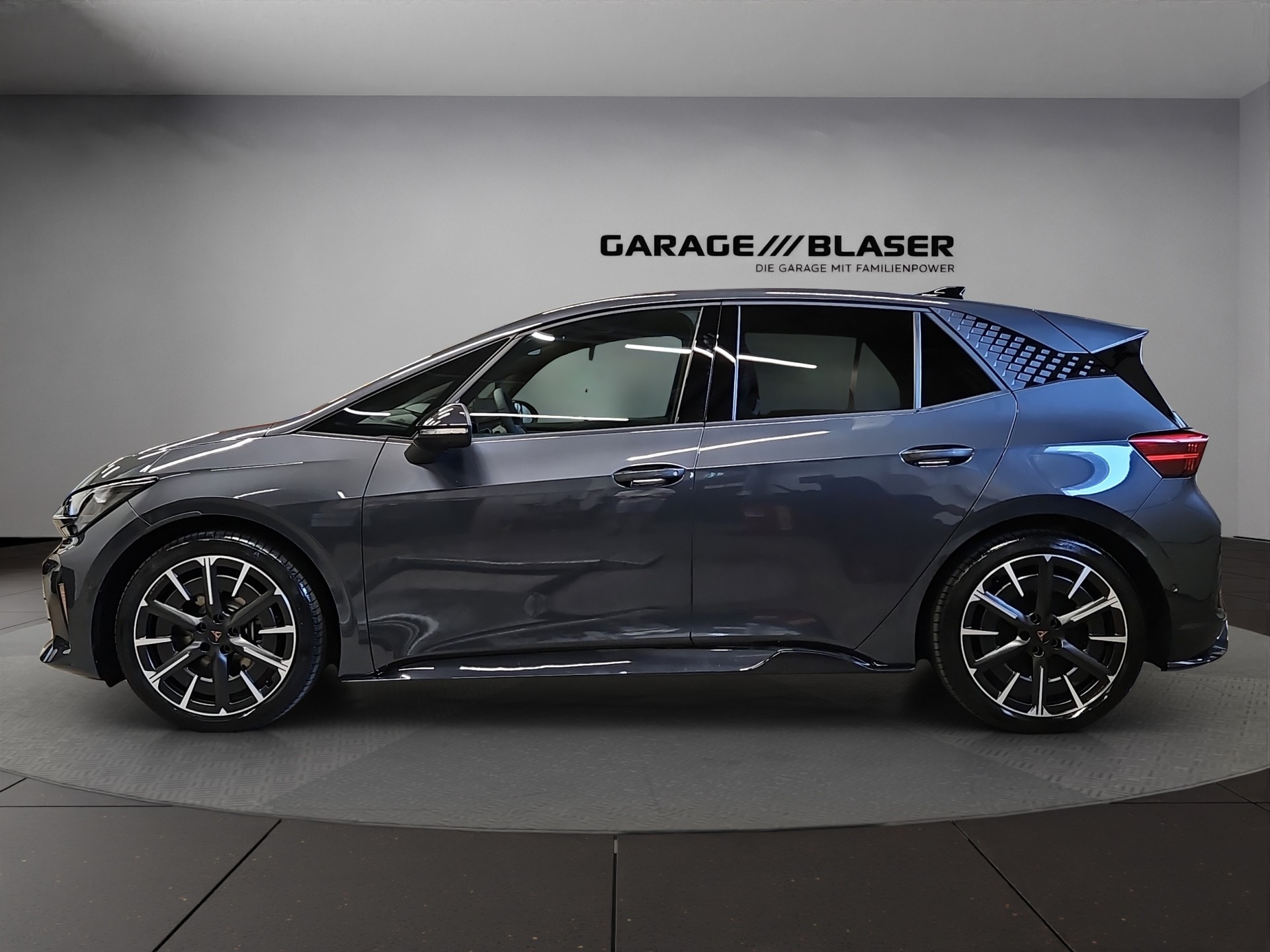 CUPRA Born 79 kWh VZ Prime-showroom-element-1