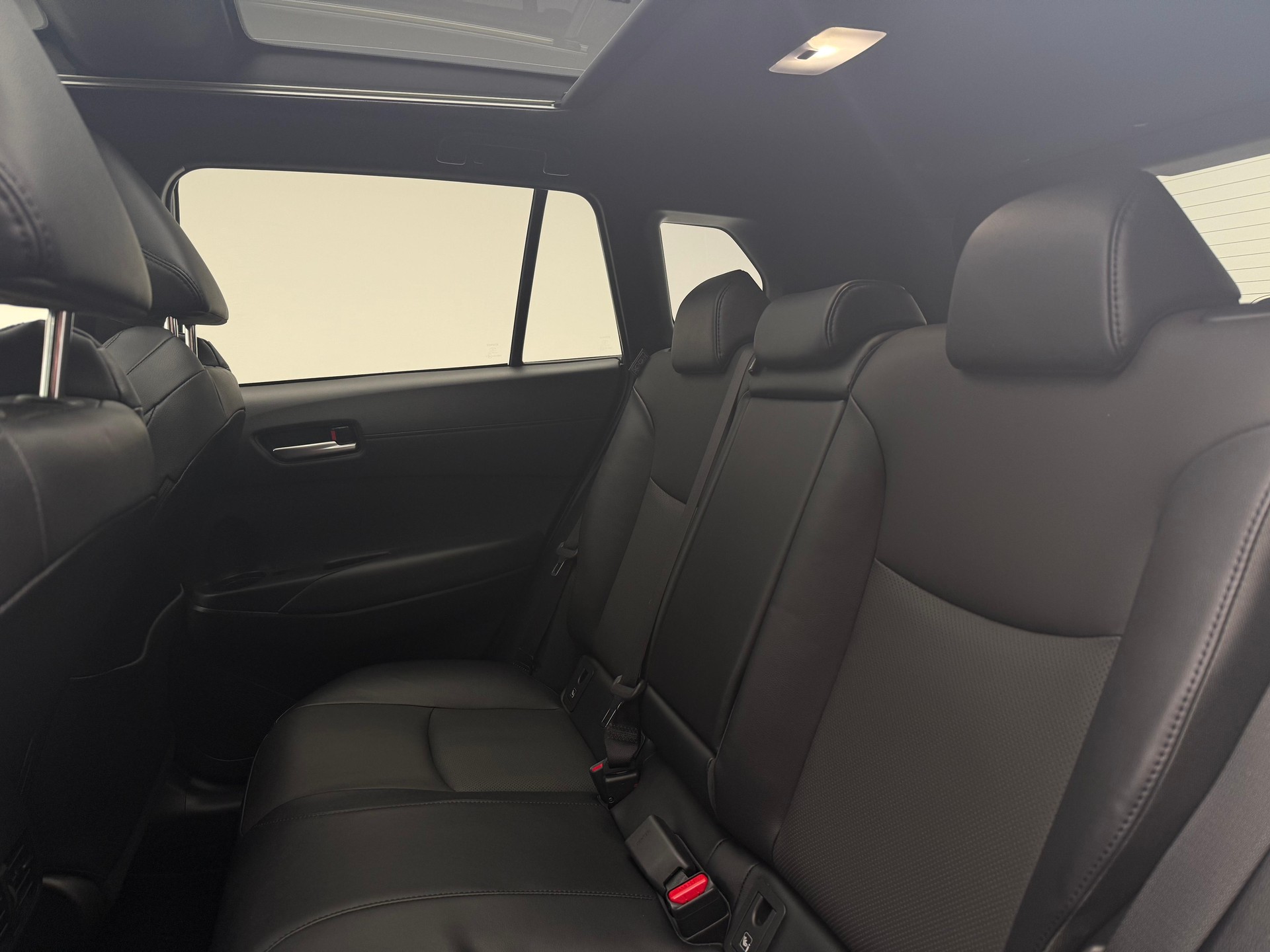 TOYOTA Corolla Cross 2.0 HSD Premium AWD-i-image-6