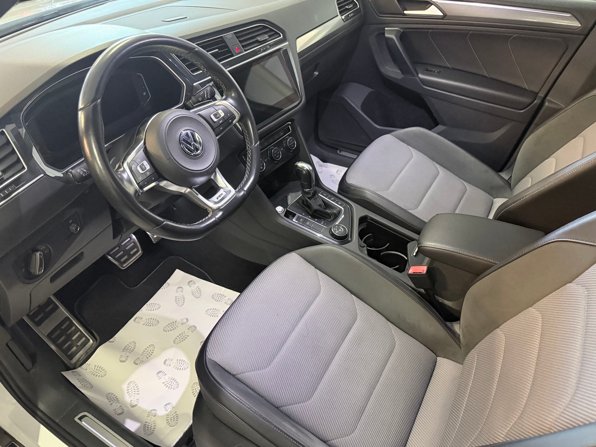 VW Tiguan 2.0TSI Highline R- Line 4Motion DSG-image-21