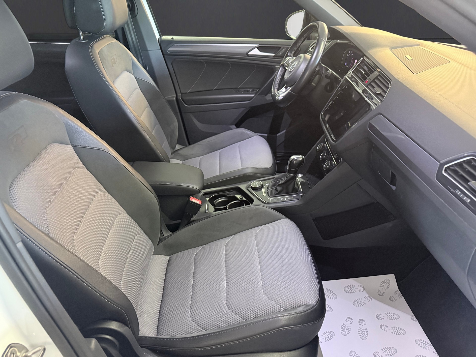VW Tiguan 2.0TSI Highline R- Line 4Motion DSG-image-12