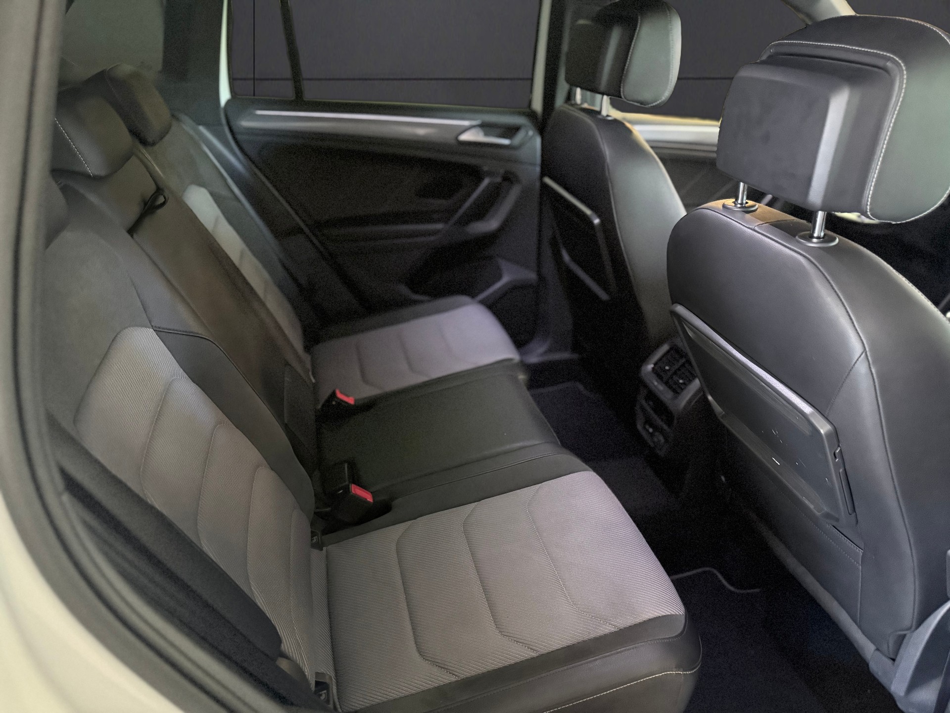 VW Tiguan 2.0TSI Highline R- Line 4Motion DSG-image-13
