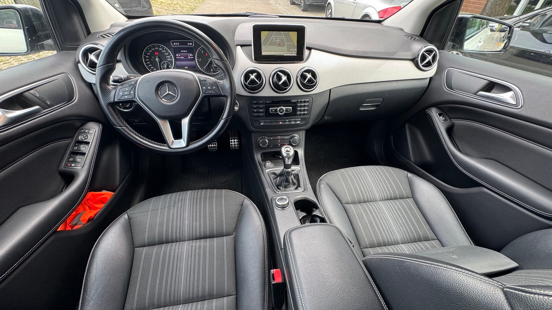 MERCEDES-BENZ B 180 CDI-image-7