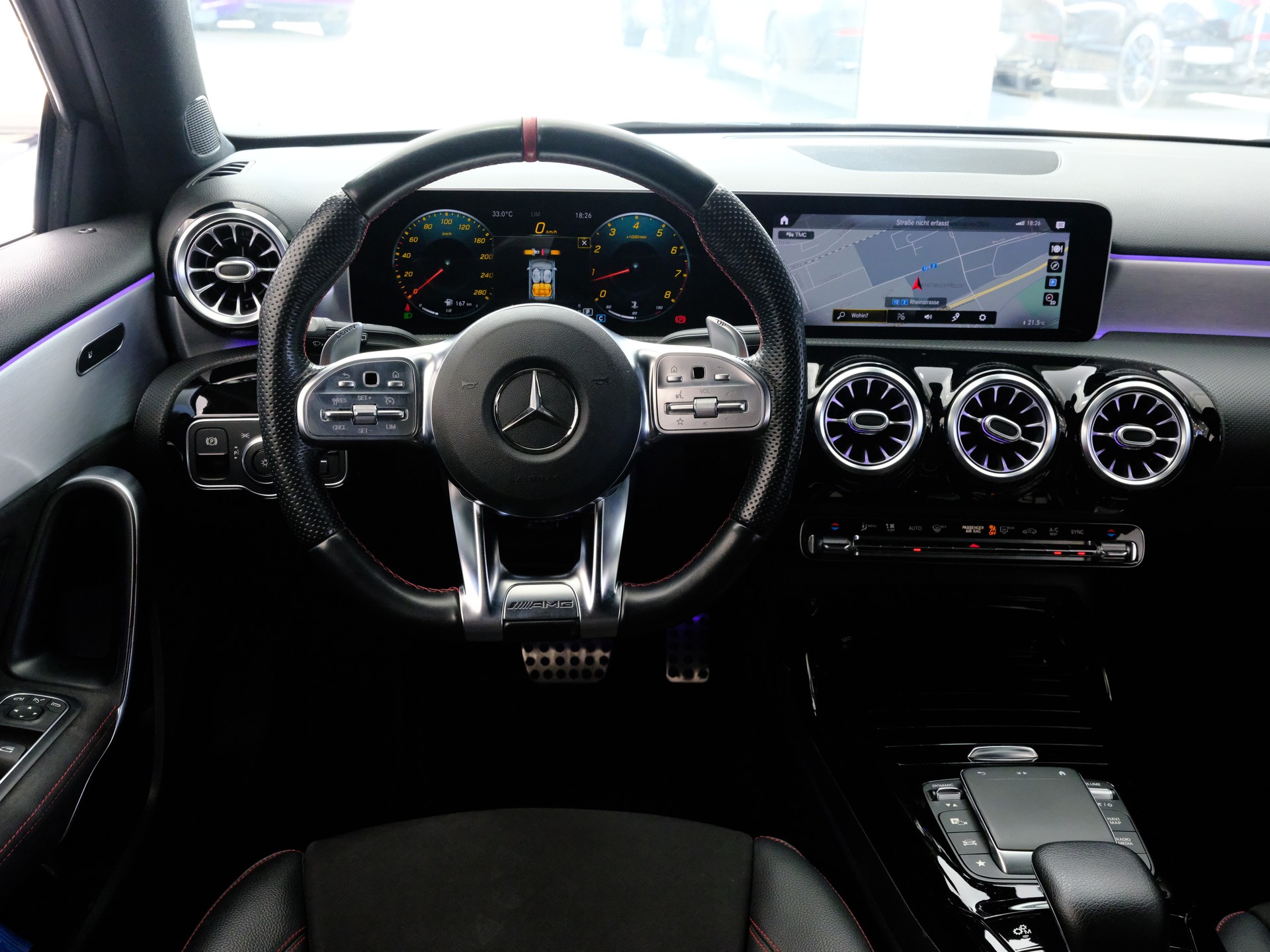 MERCEDES-BENZ A 35 AMG 4Matic Speedshift-image-11