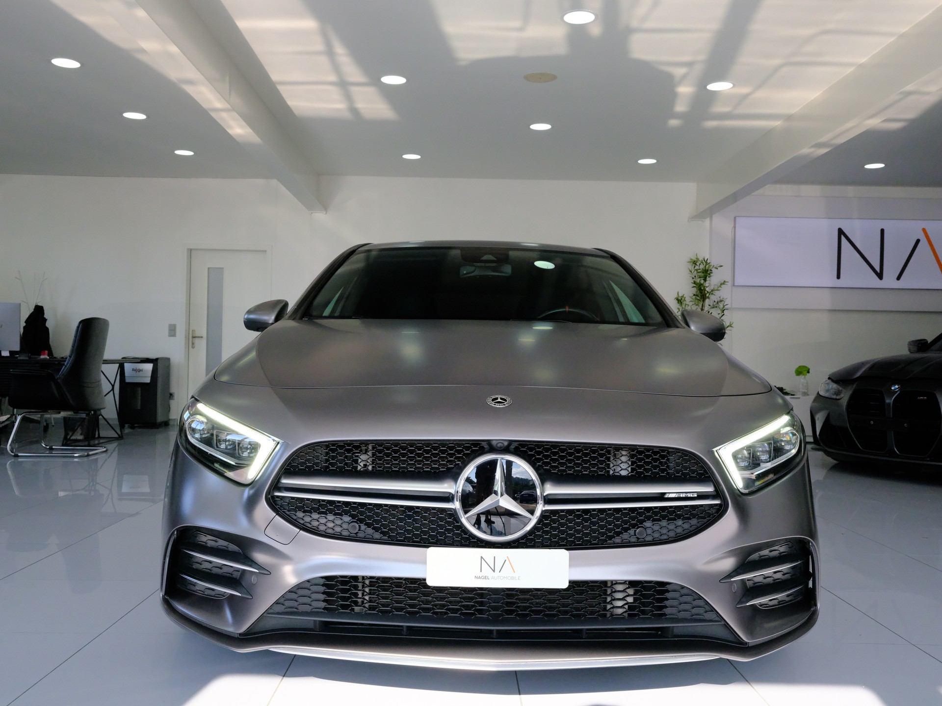 MERCEDES-BENZ A 35 AMG 4Matic Speedshift-showroom-element-2