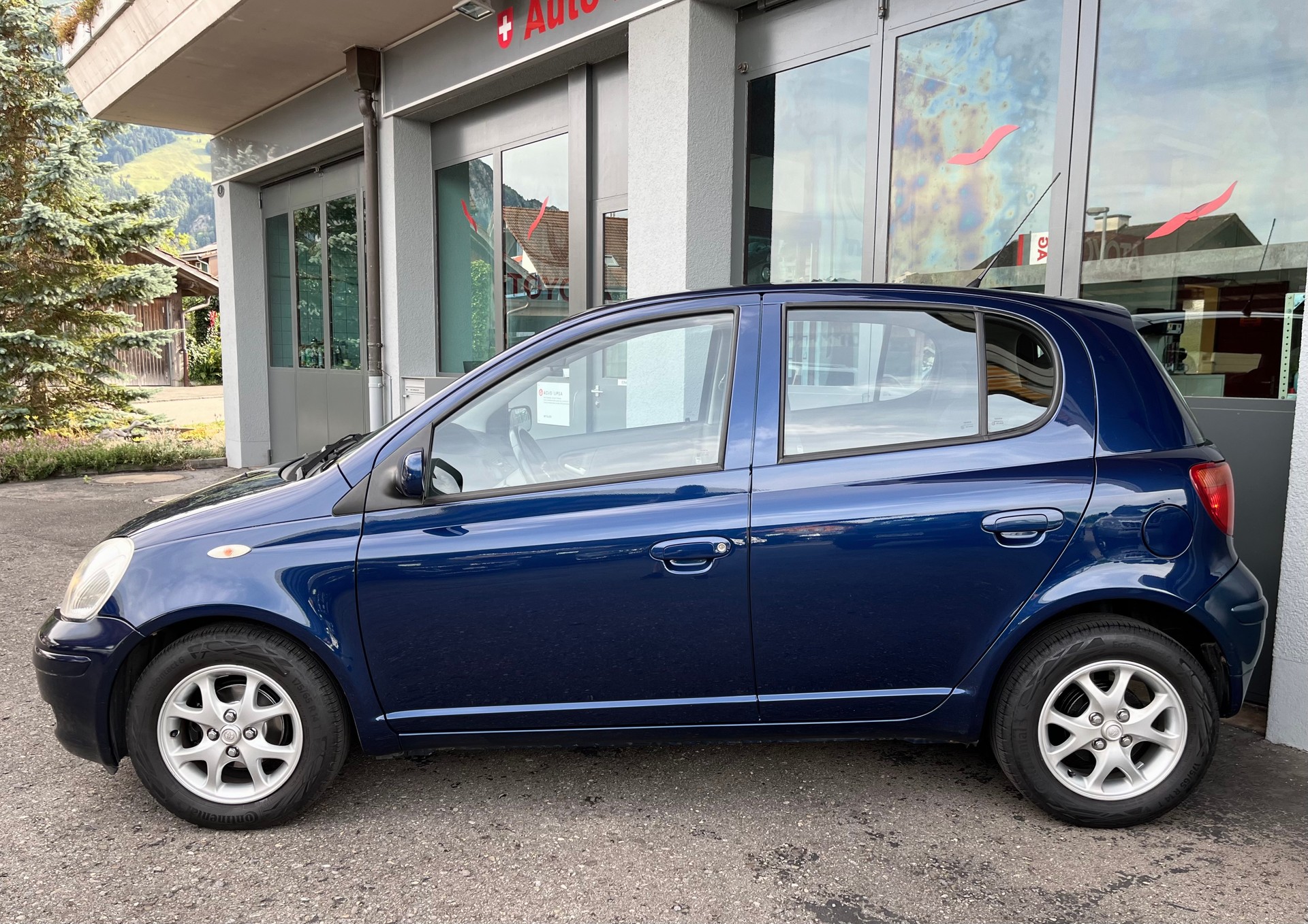 TOYOTA Yaris 1.3 Linea Sol-image-3