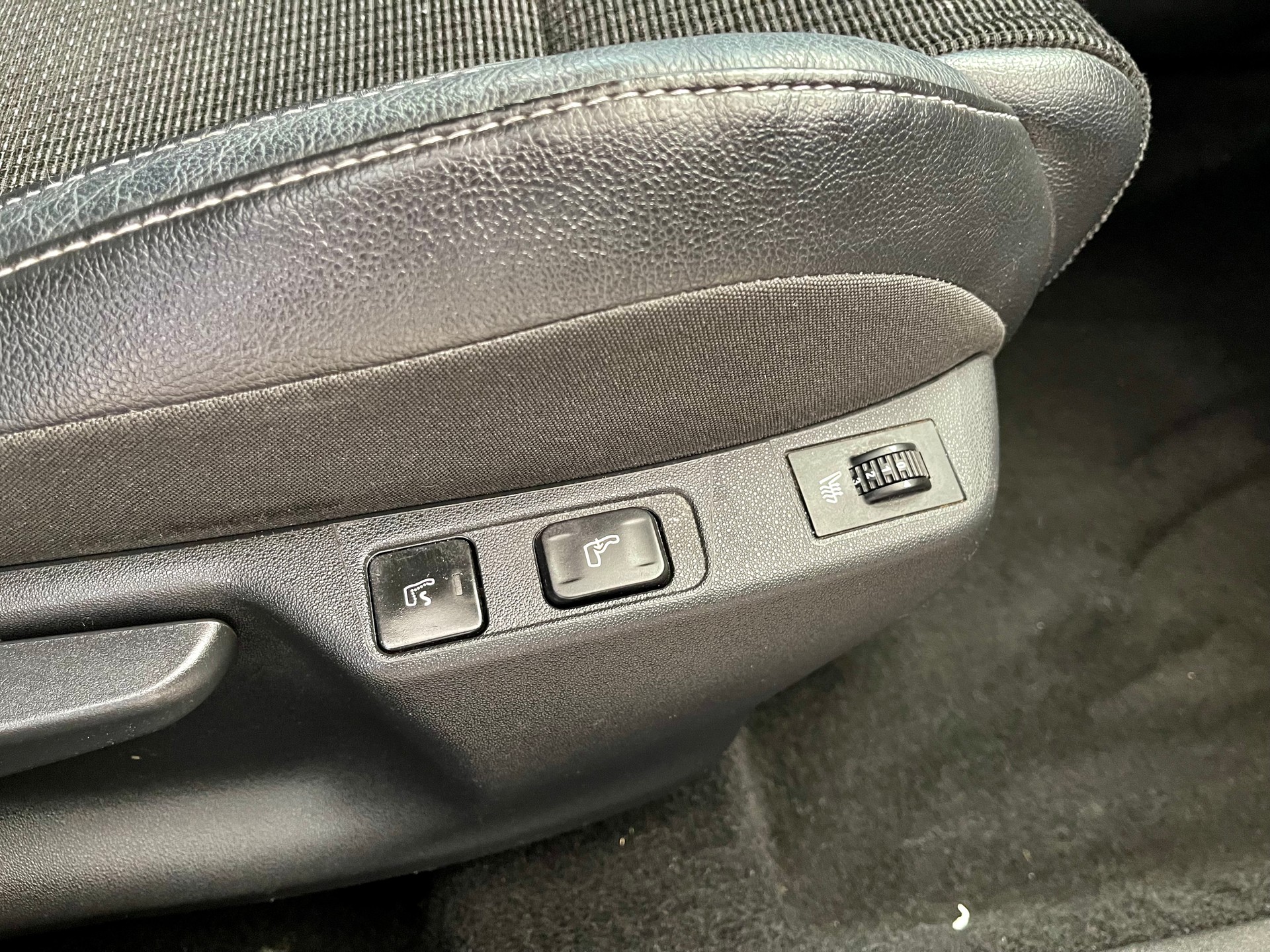 CITROEN C4 Berline 1.6 VTi Exclusive-image-6