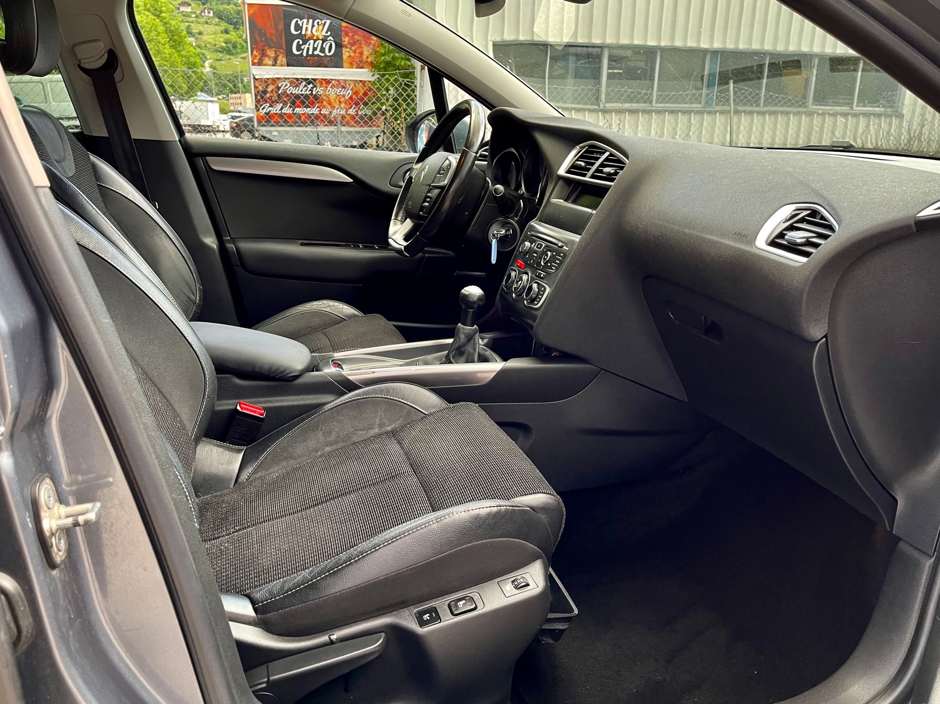 CITROEN C4 Berline 1.6 VTi Exclusive-image-7